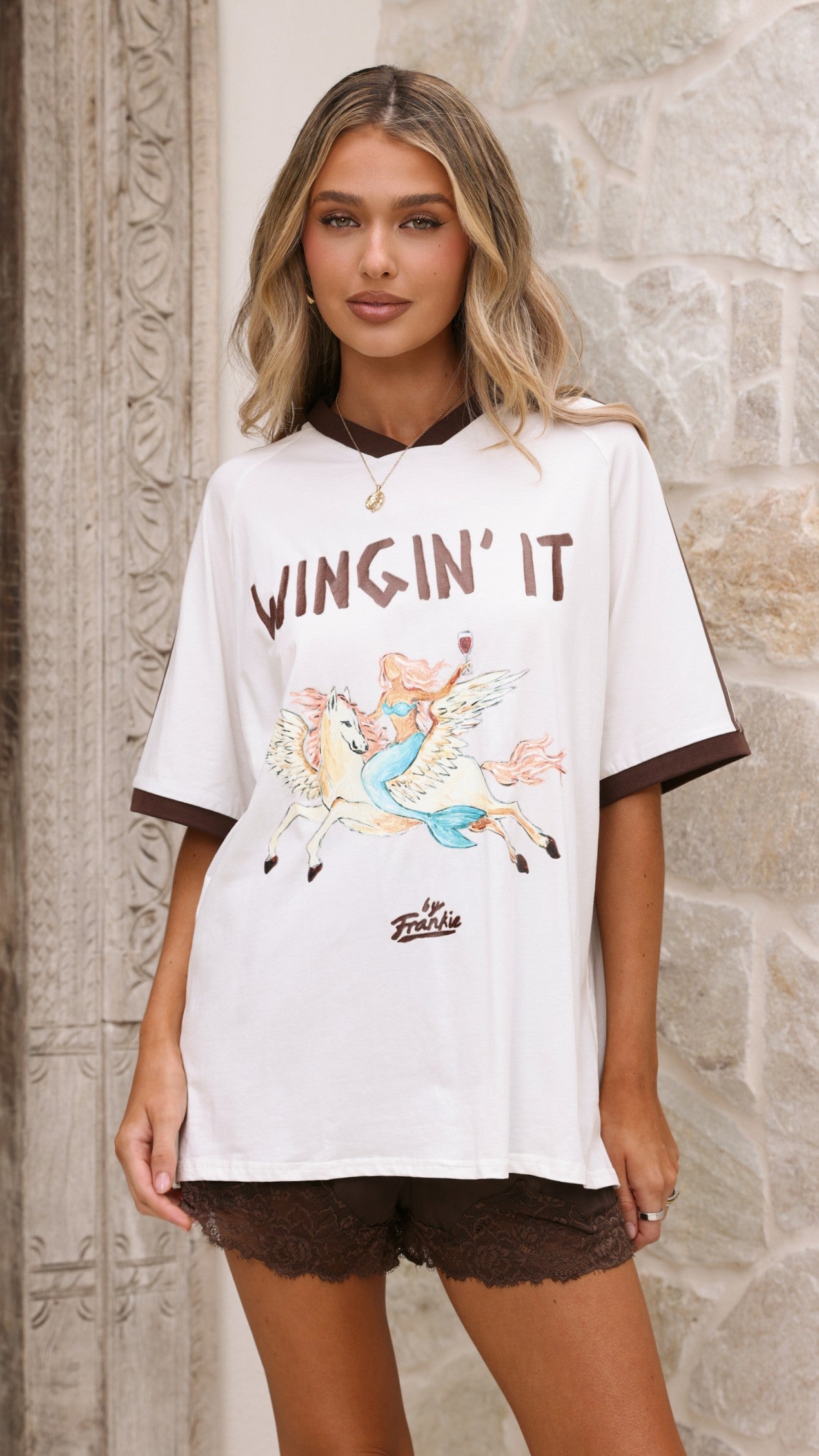 Wingin It Tee - White/Brown - Billy J