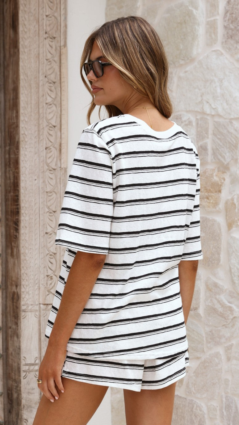 Scout Shorts - White Stripe - Billy J