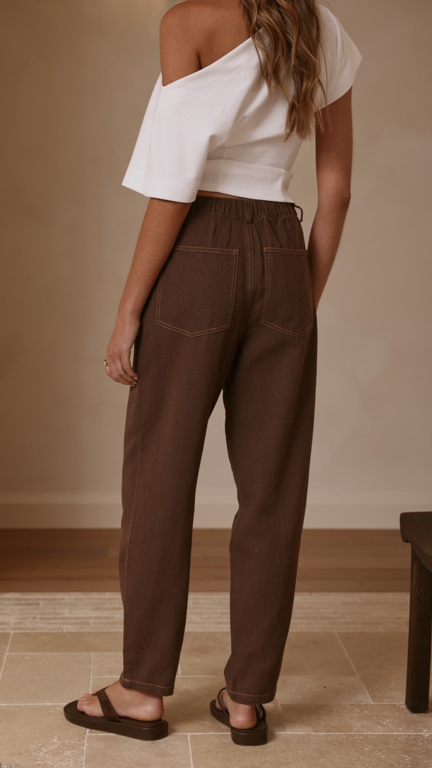 Cleora Barrel Jeans - Chocolate - Billy J