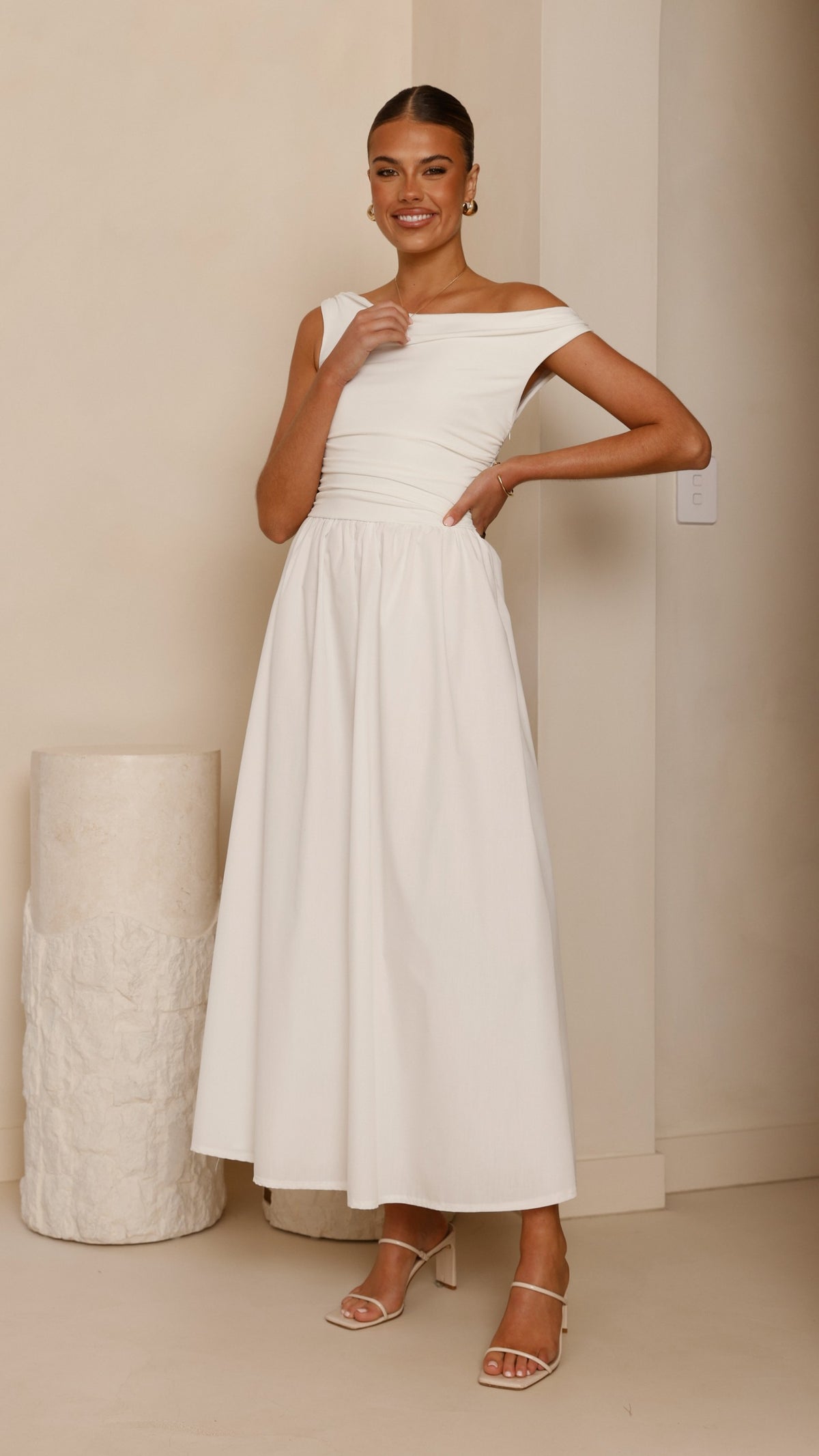 white bridesmaid dresses midi A-line V-Neck 3/4 Sleeves Lace Chiffon Plus Size Bridesmaid Dresses main image 1