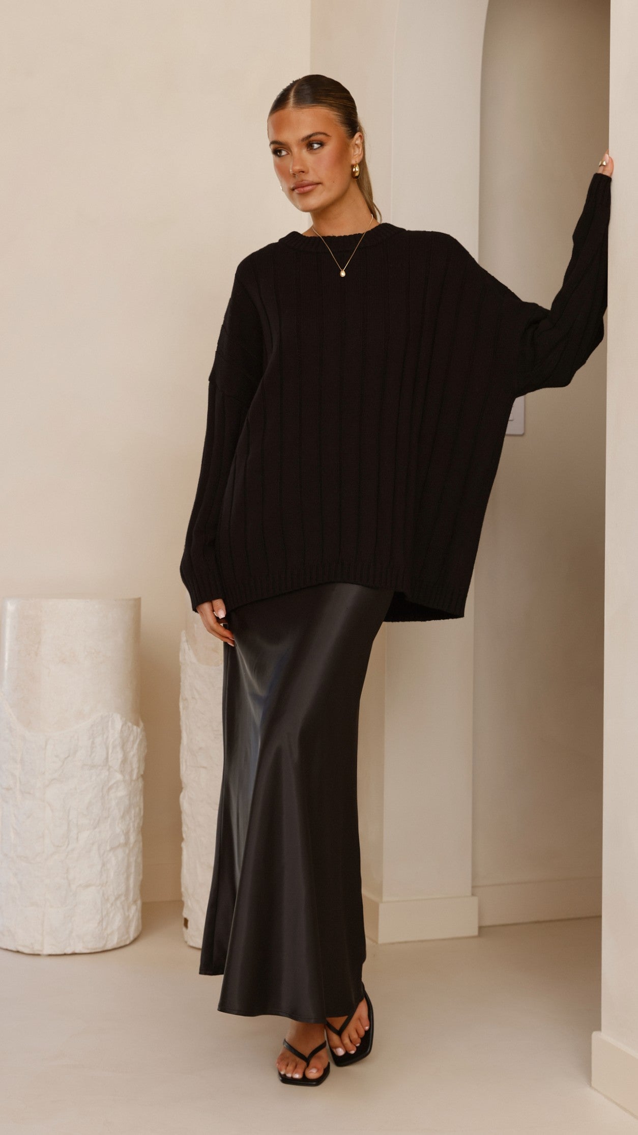 Naiva Oversized Knit - Black - Billy J