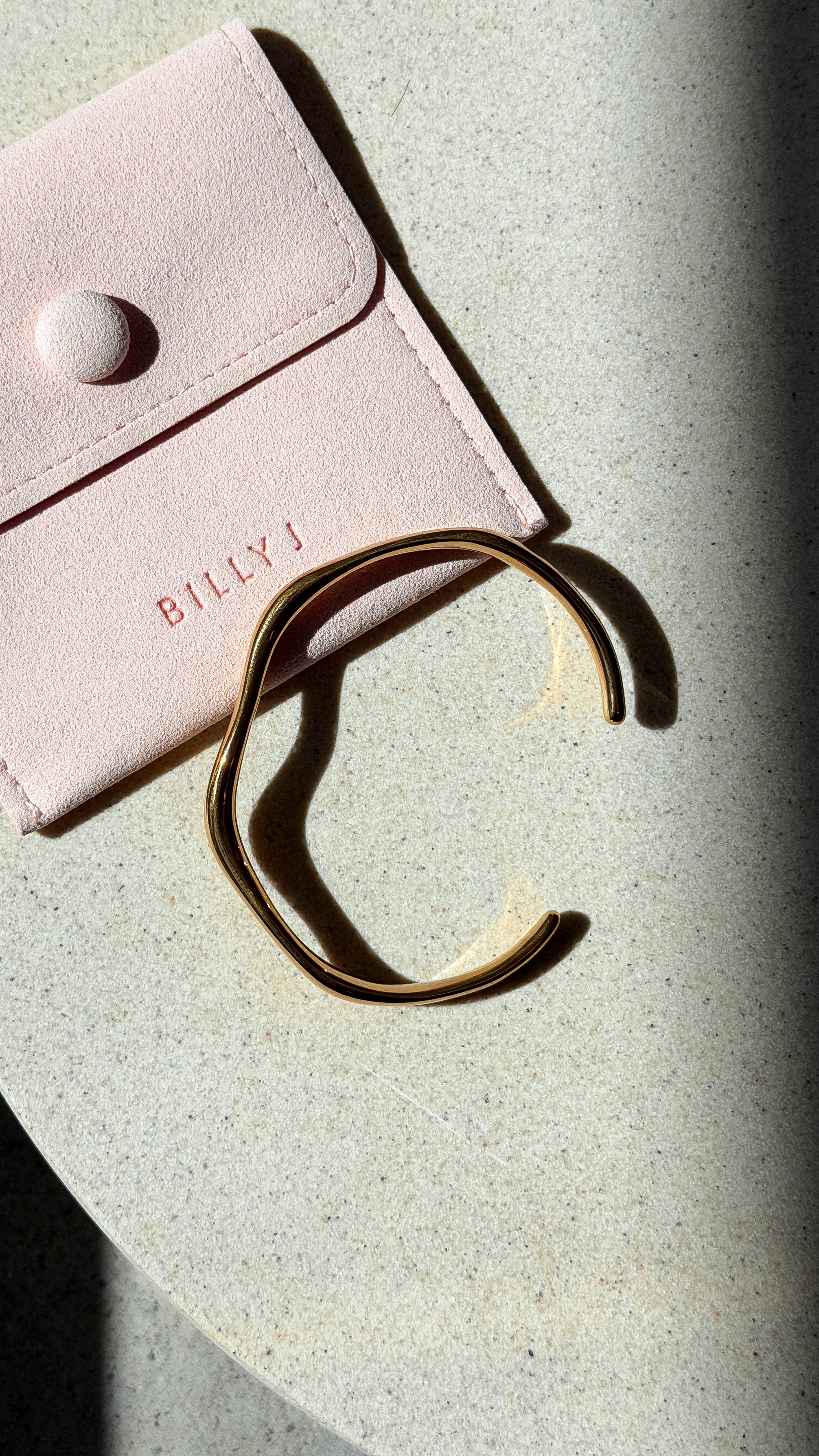 May Skinny Metal Bangle - Gold - Billy J