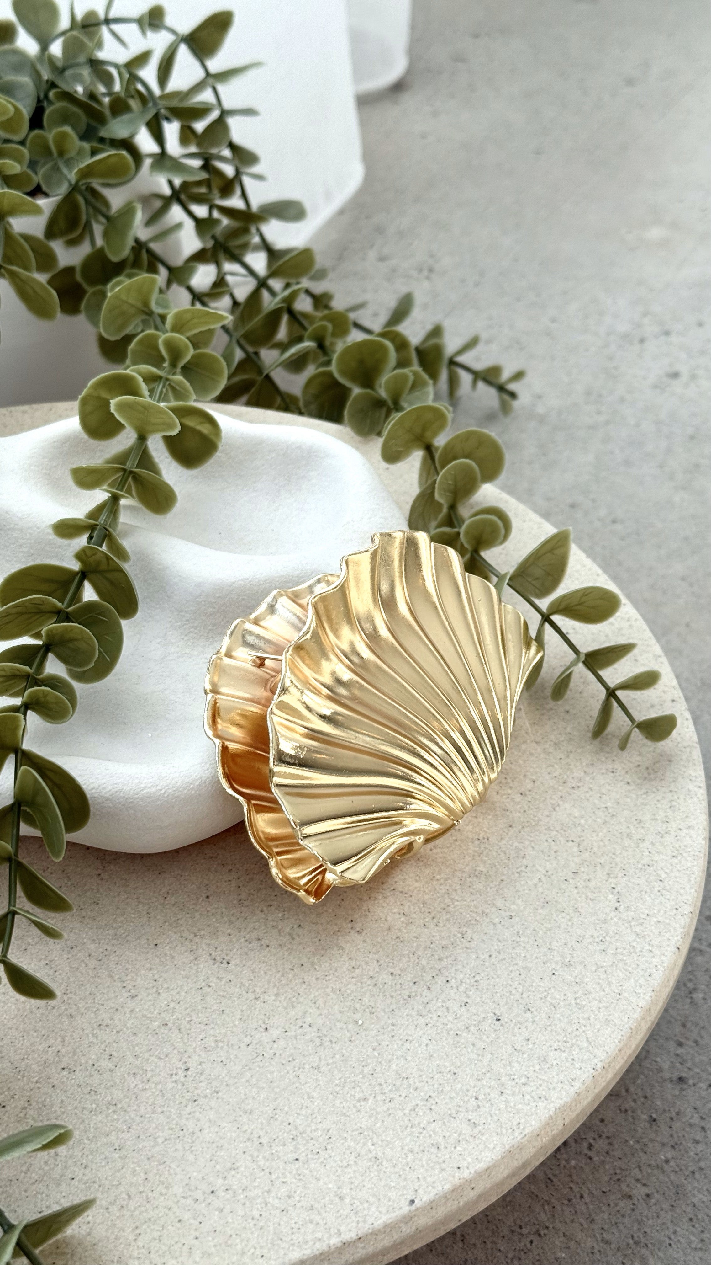 Large Shell Claw Clip - Gold - Billy J