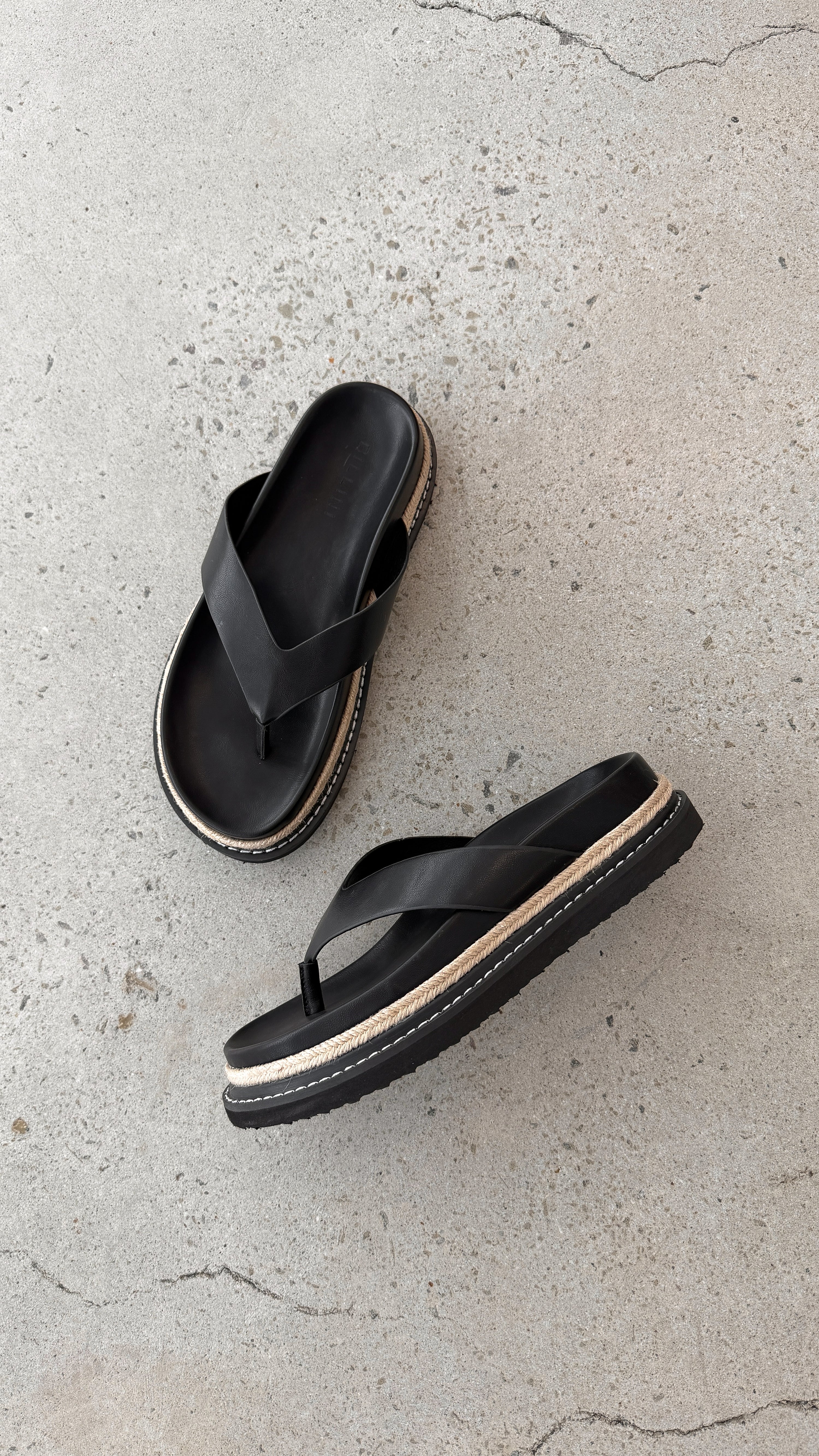 Arley Slide - Black - Billy J