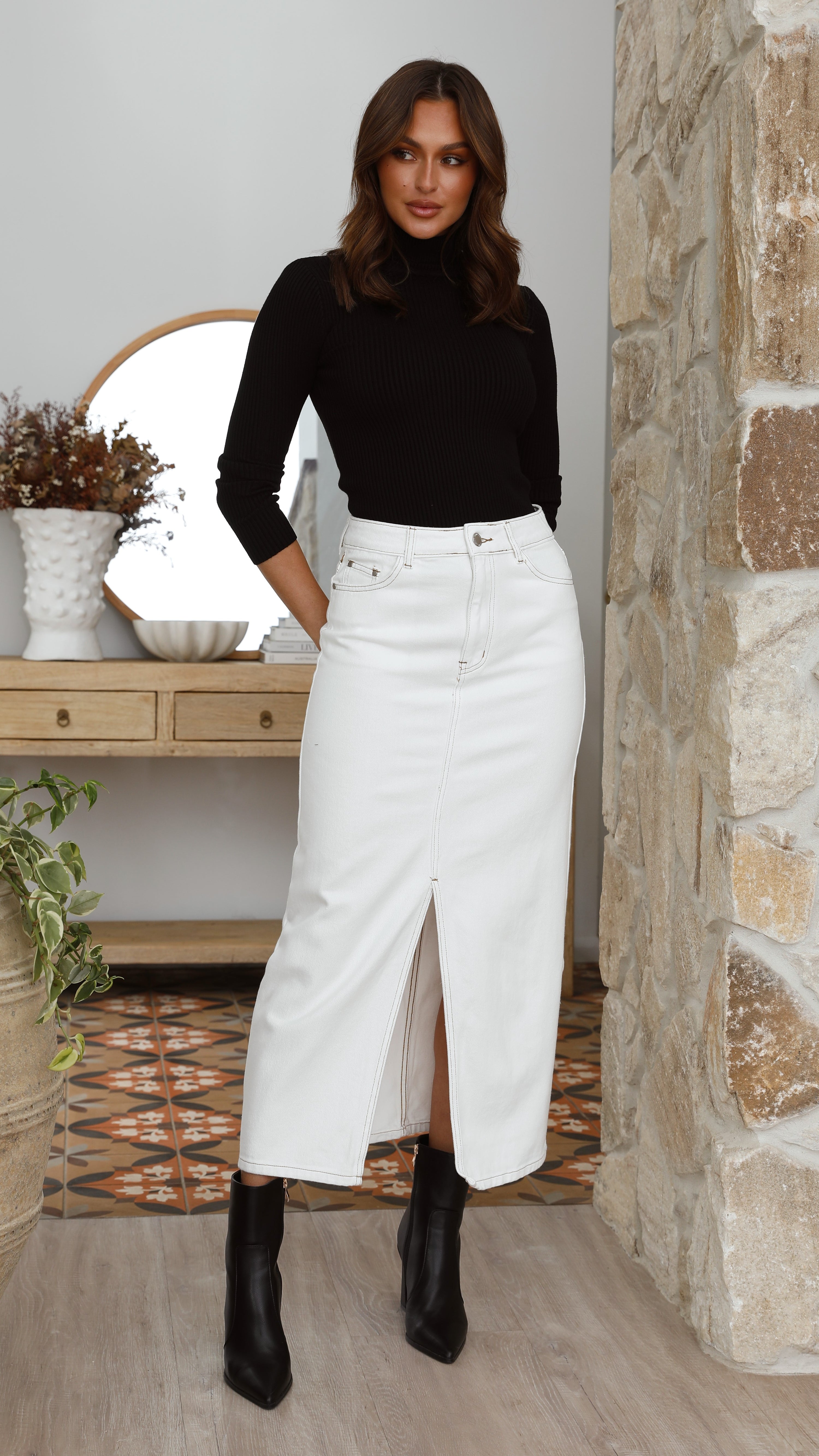 Sammi Turtle Neck Knit - Black - Billy J