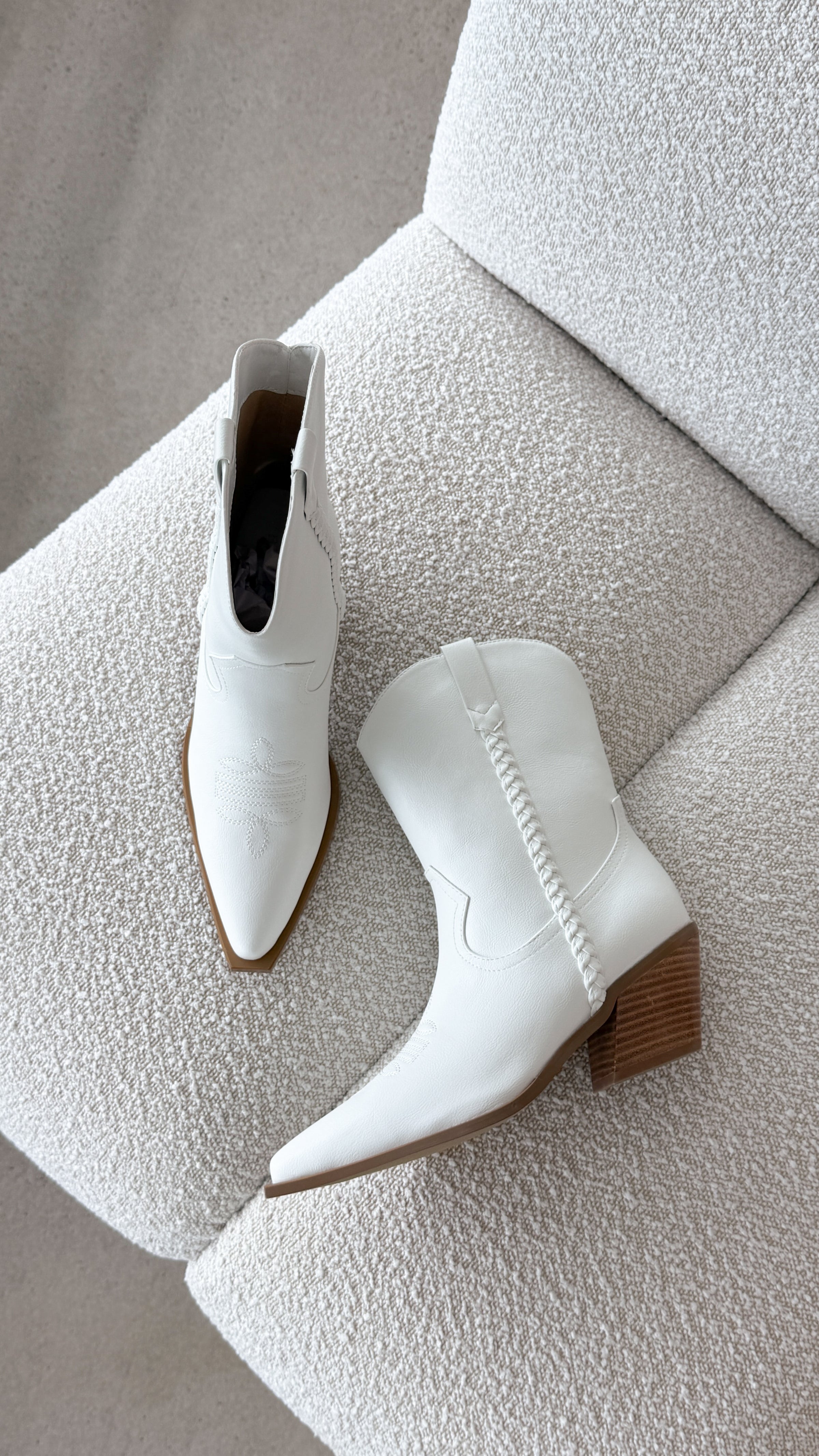 Ellenora Boots - Bone - Billy J