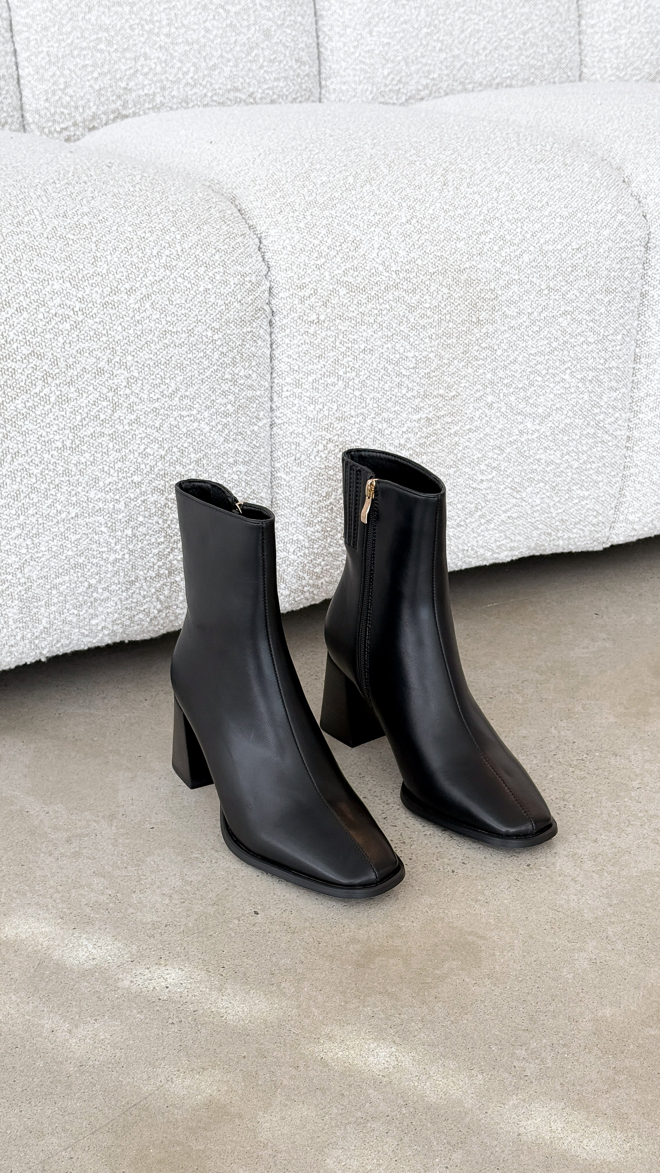 Alania Boots - Black - Billy J