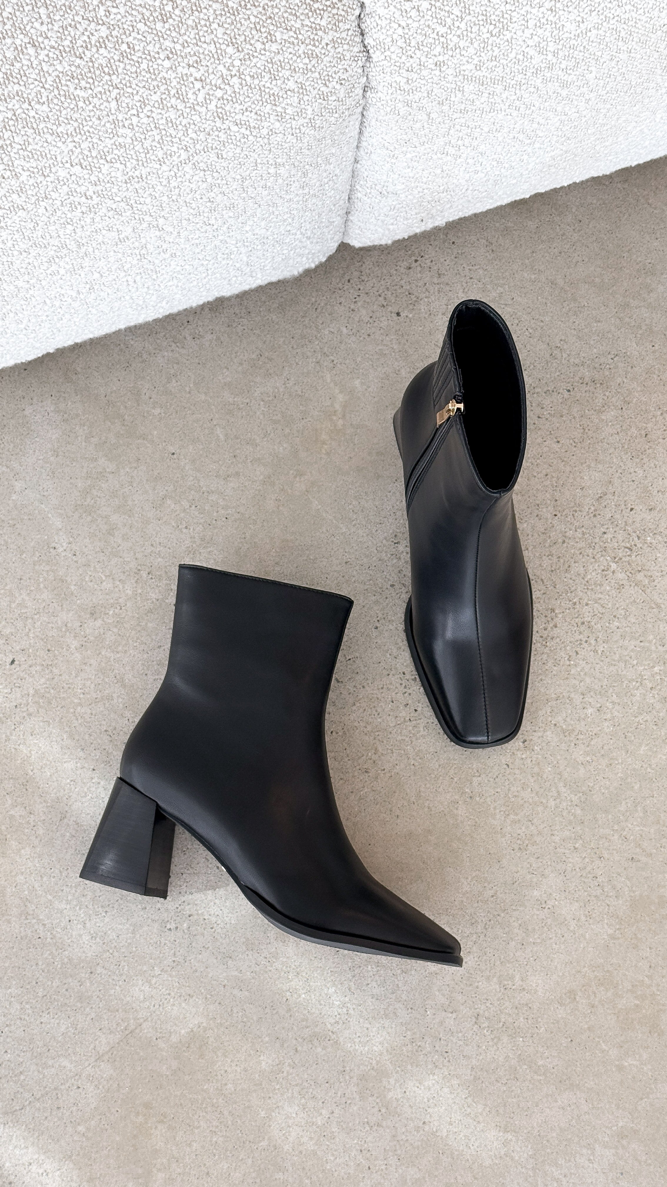 Alania Boots - Black - Billy J
