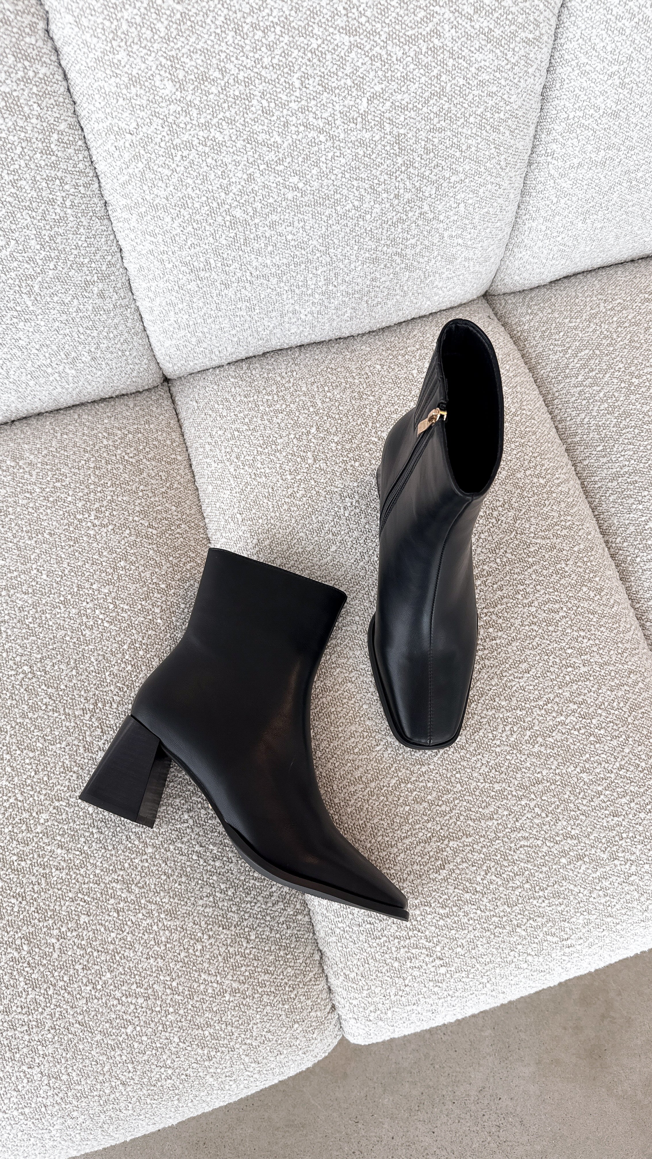 Alania Boots - Black - Billy J