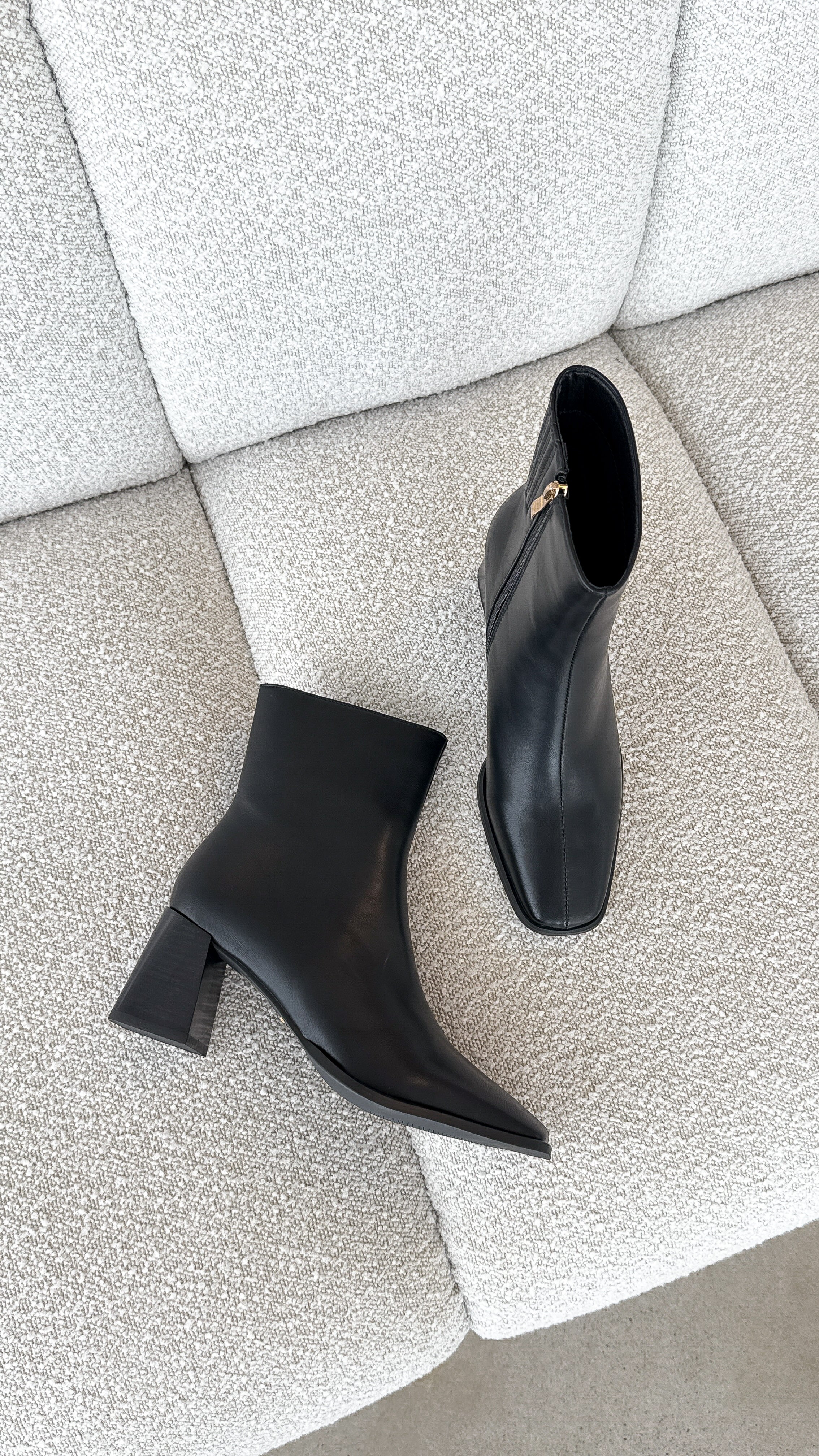Alania Boots - Black - Billy J
