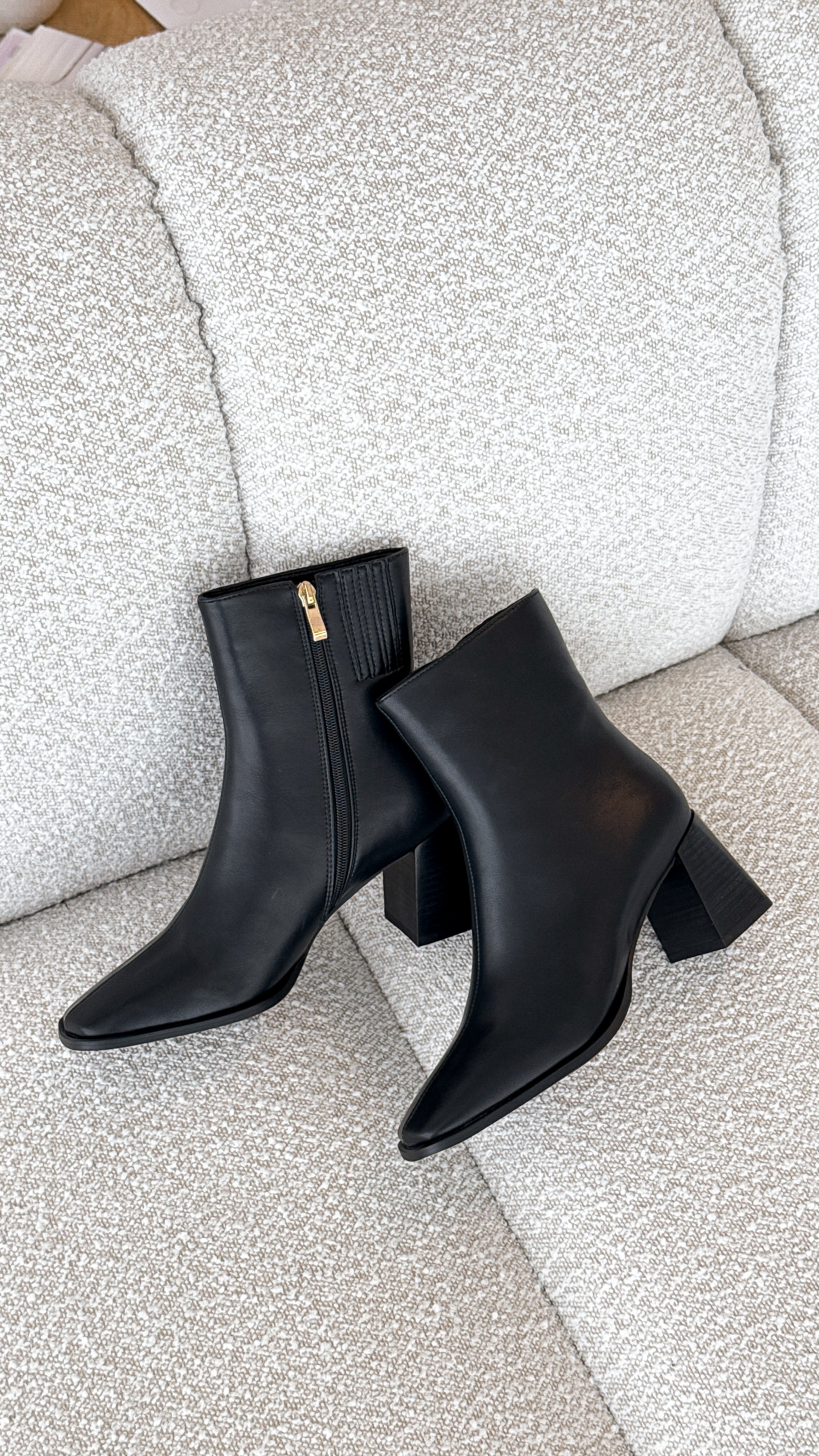 Alania Boots - Black - Billy J
