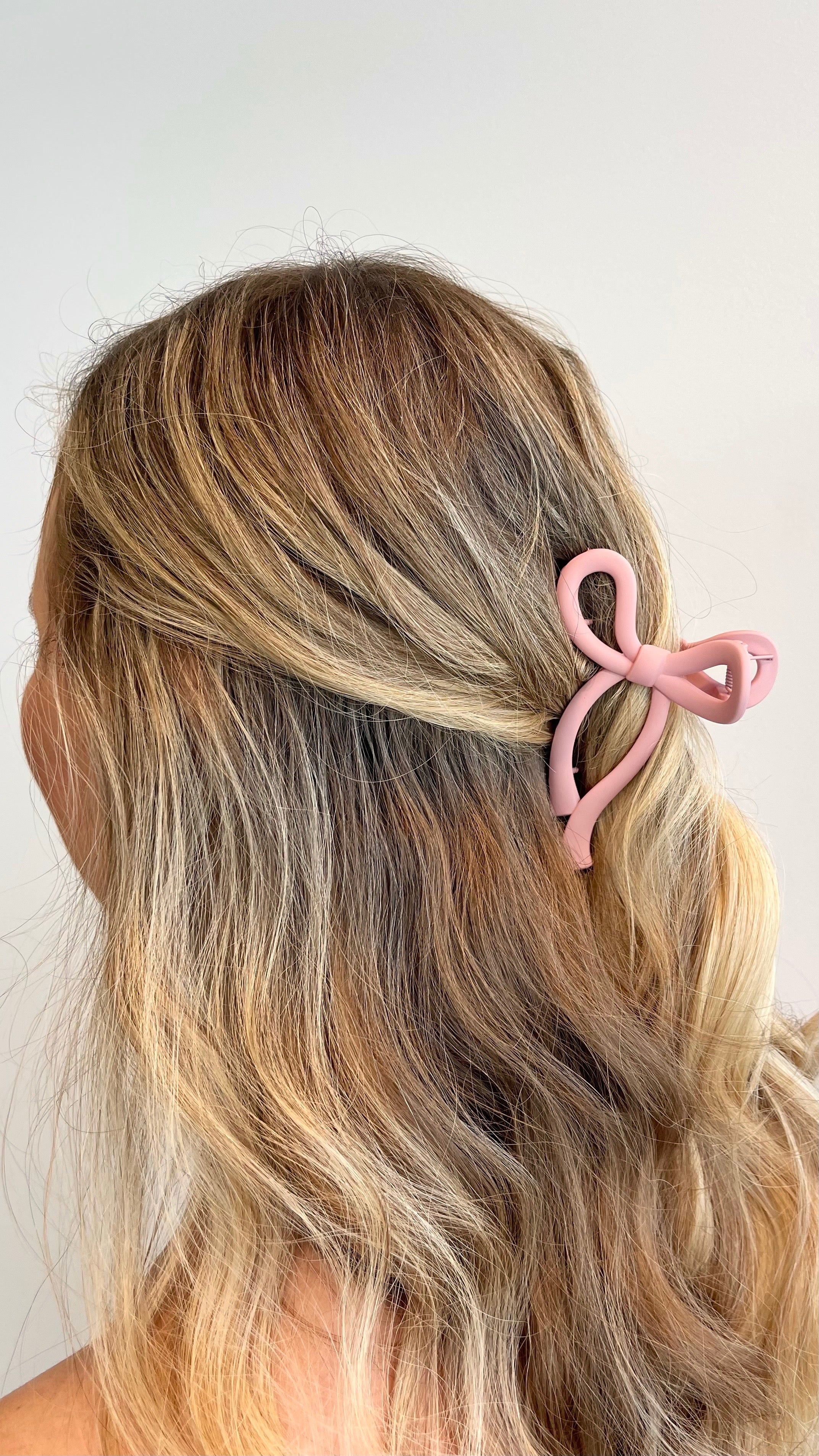 Matte Bow Claw Clip - Pink - Buy Women's Hair Clips - Billy J