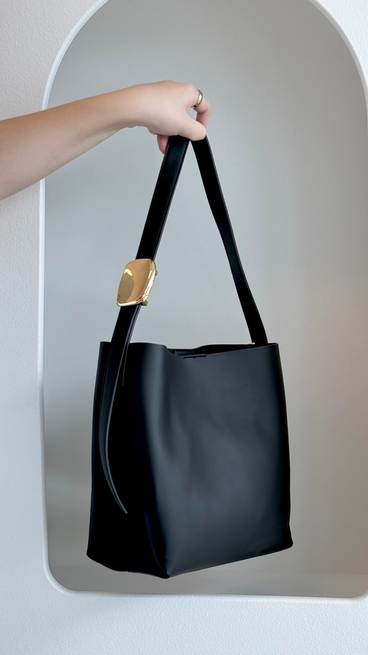 Francesca Shoulder Bag - Black - Billy J