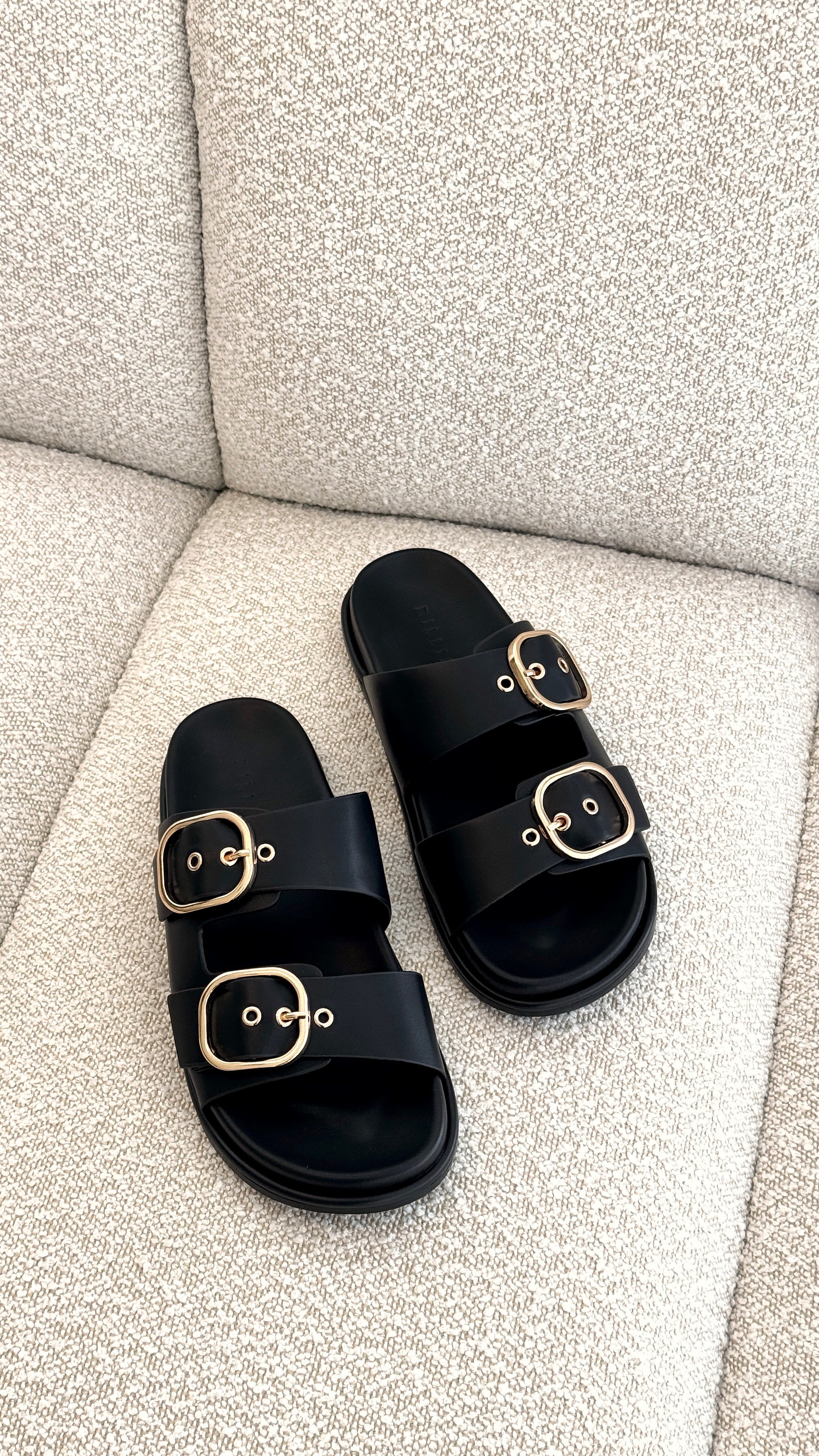 Rebeca Slide - Black - Billy J