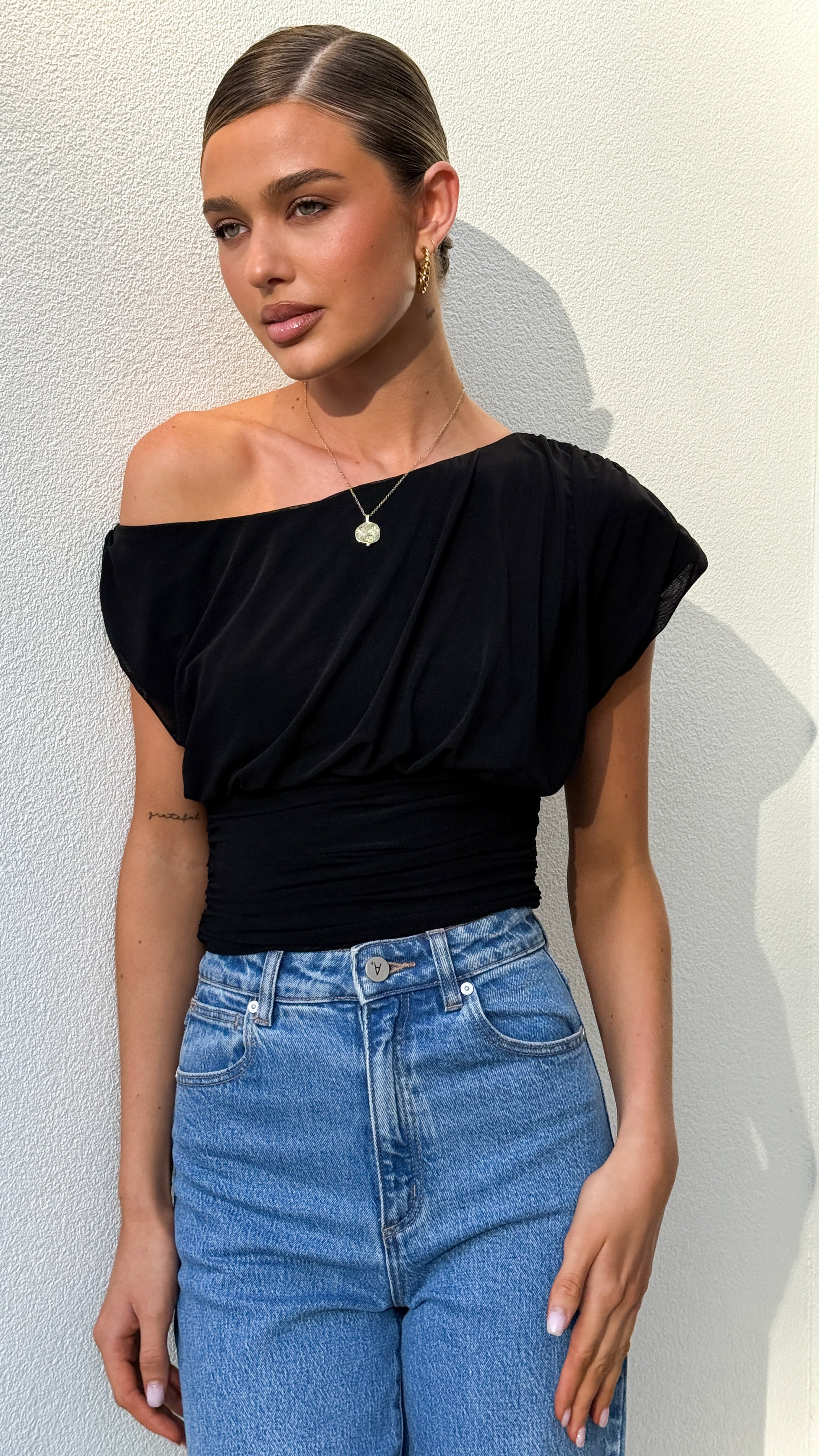 Debby Off Shoulder Top - Black - Billy J