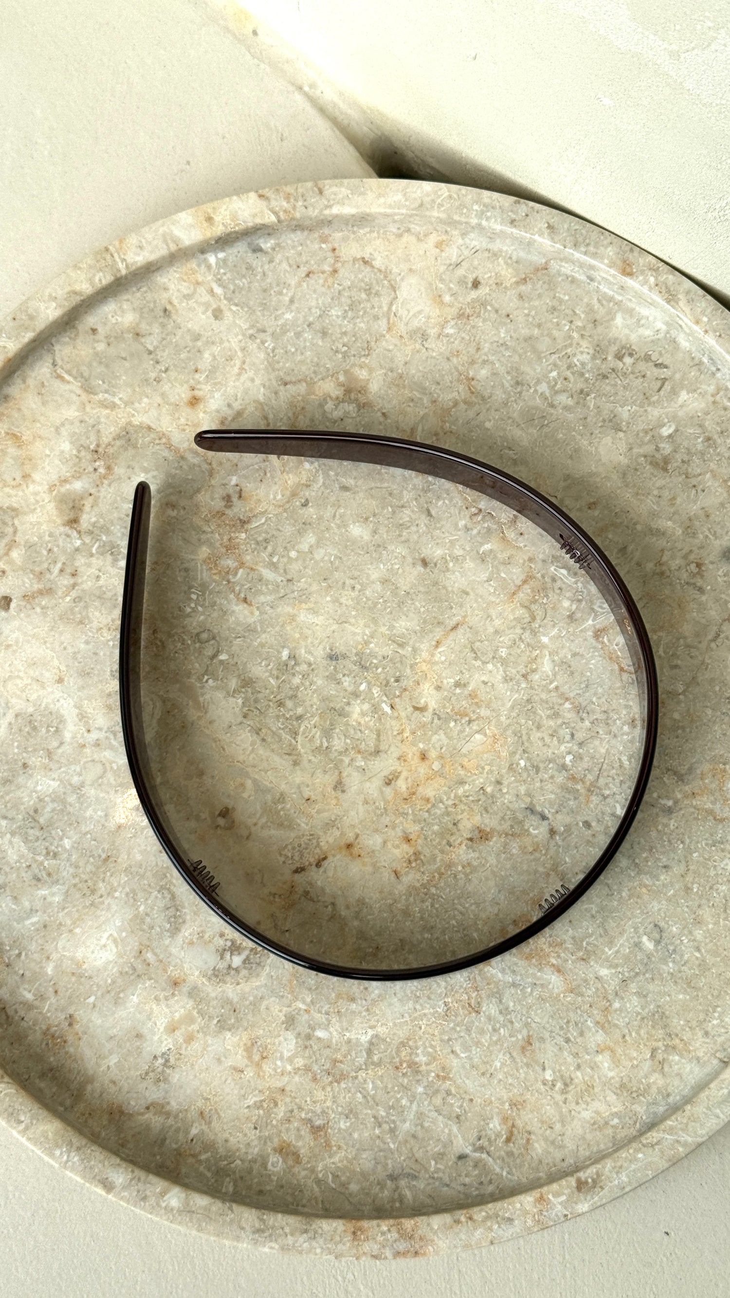 Lucy Resin Headband - Brown - Billy J