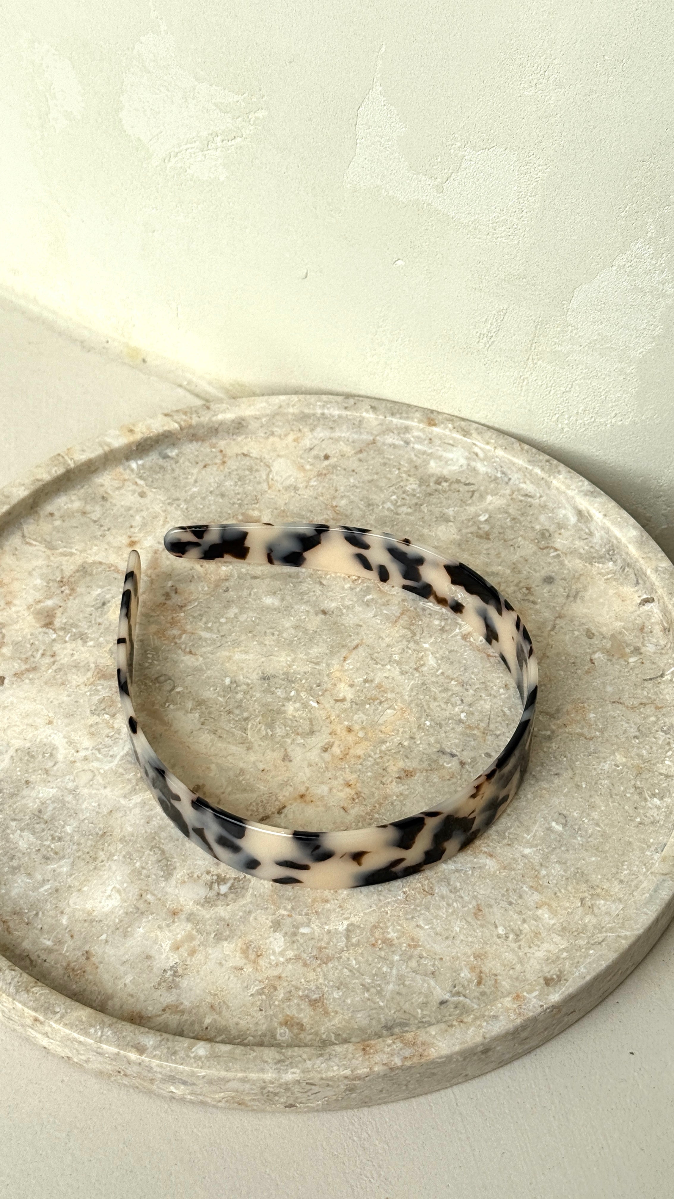 Lucy Resin Headband - Light Tort - Billy J