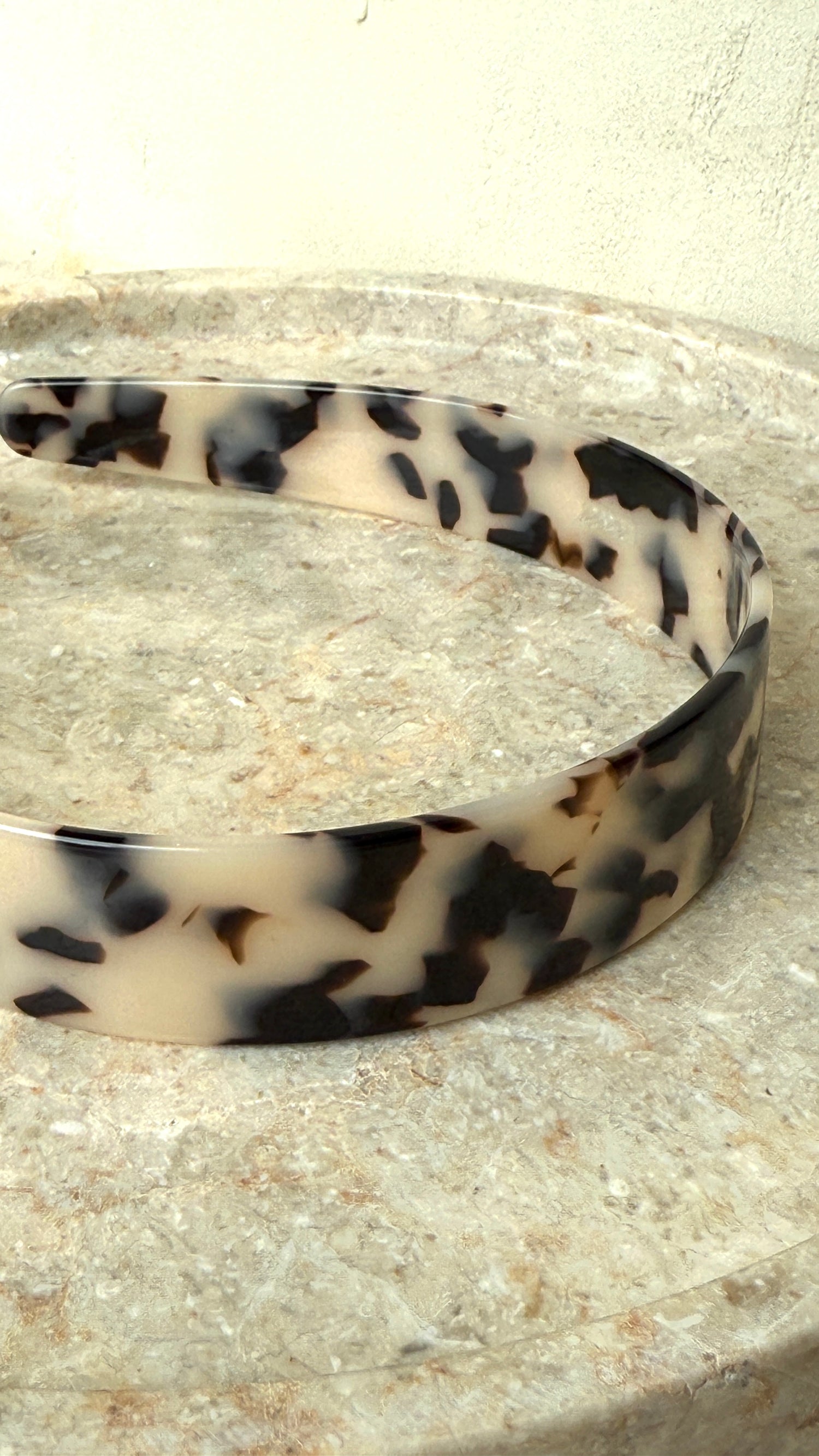 Lucy Resin Headband - Light Tort - Billy J