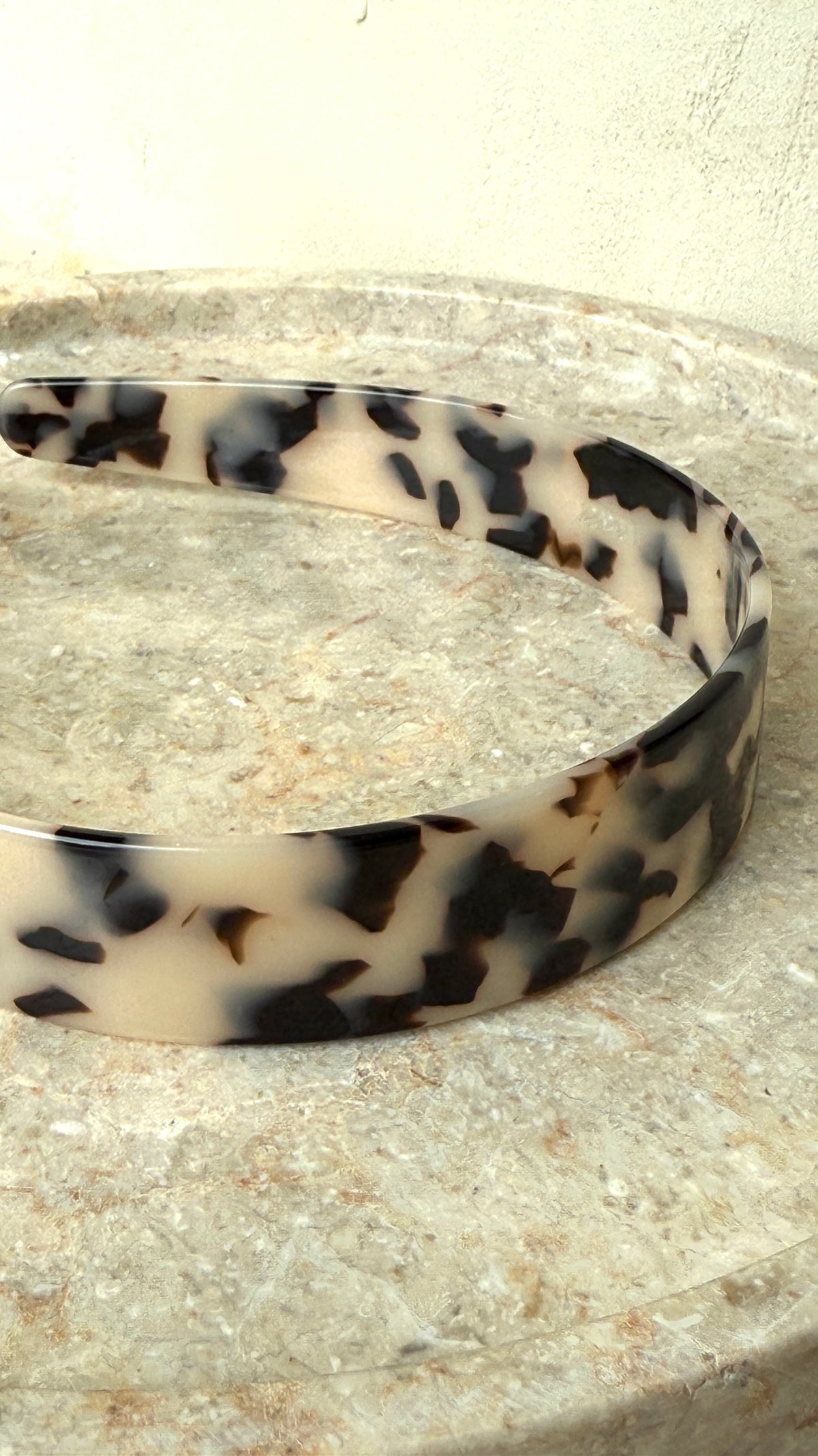 Lucy Resin Headband - Light Tort - Billy J