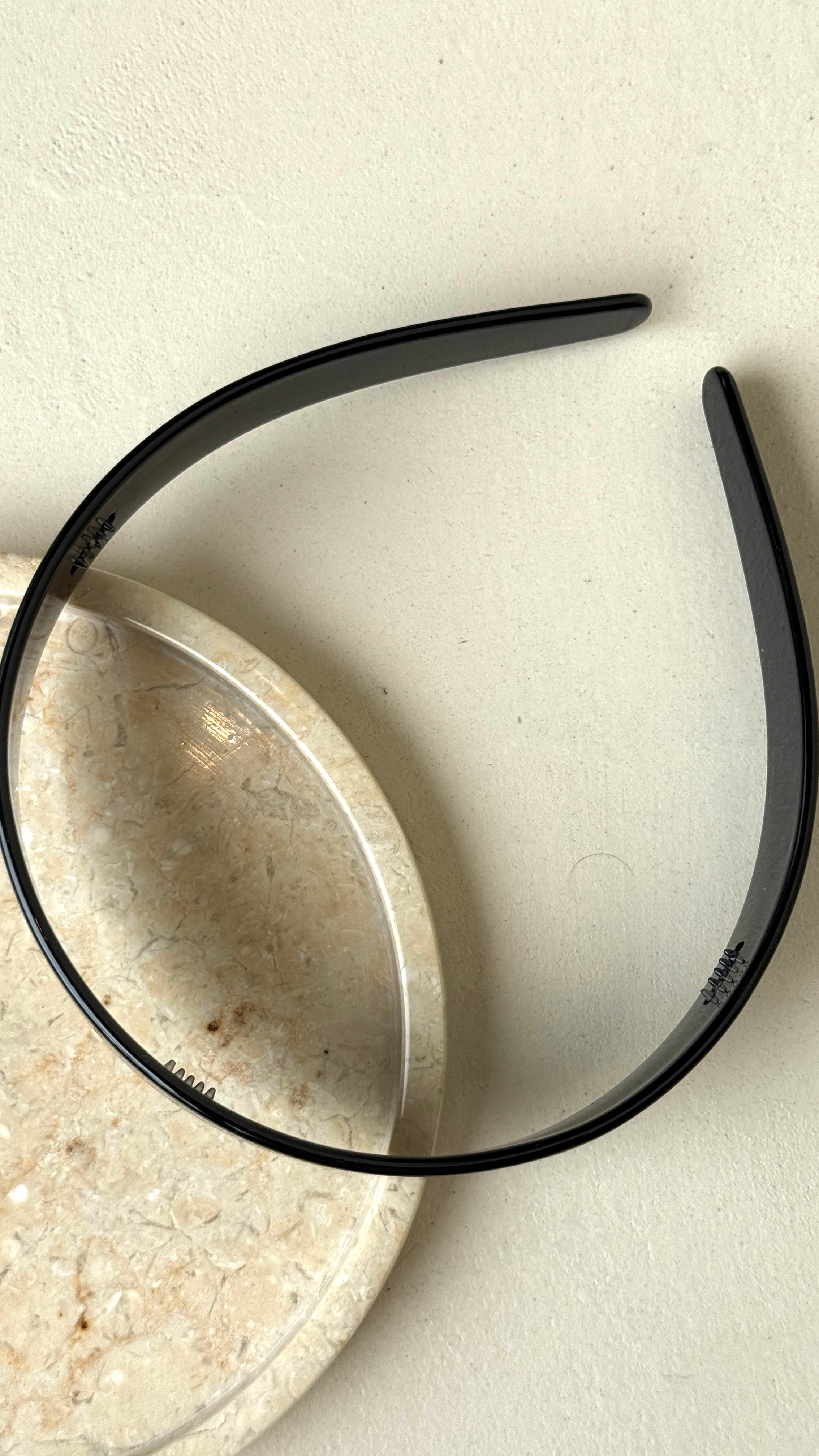Lucy Resin Headband - Black - Billy J