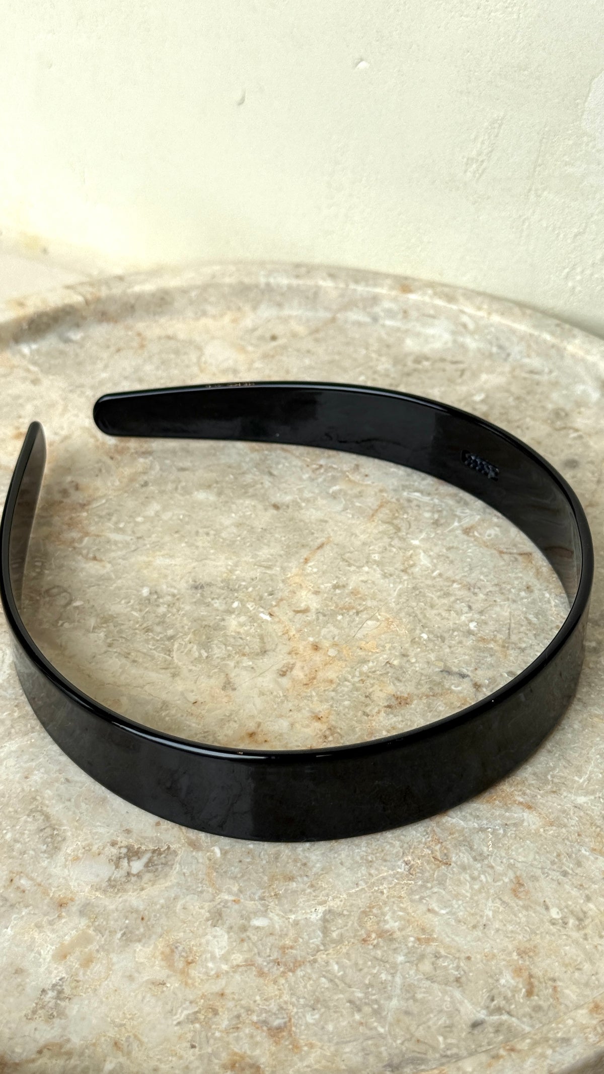 Lucy Resin Headband - Black - Billy J