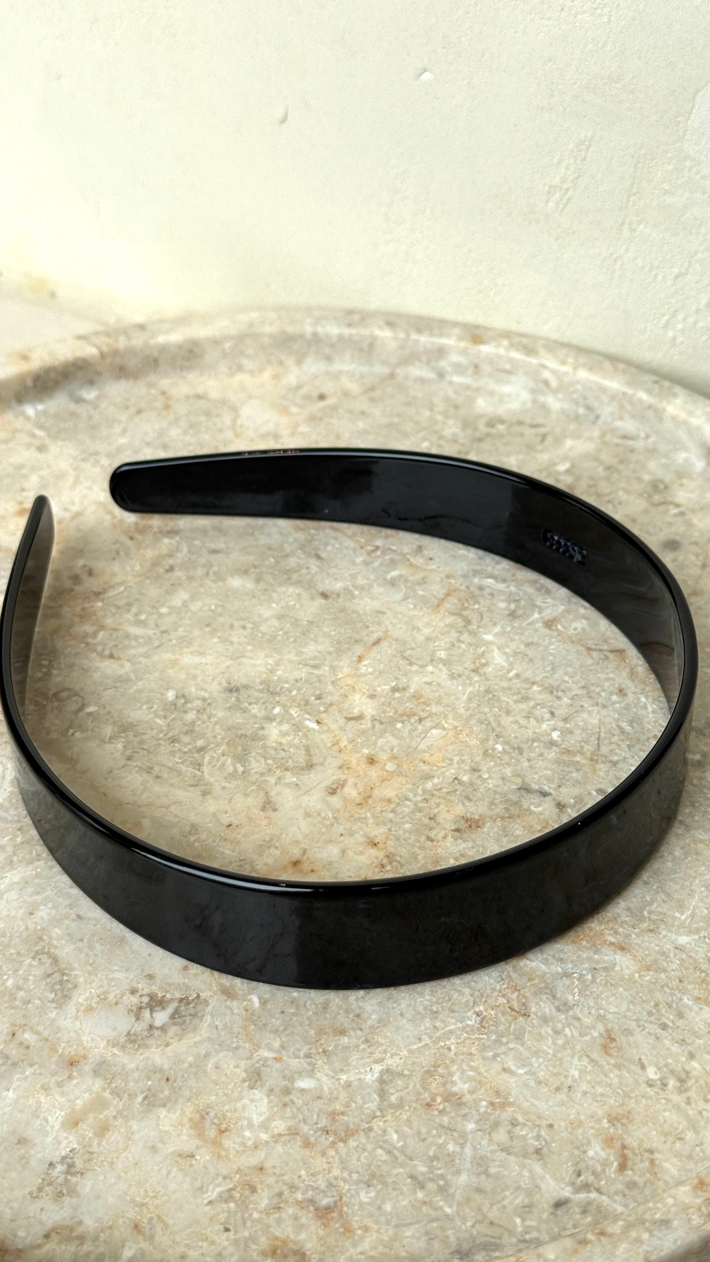 Lucy Resin Headband - Black - Billy J