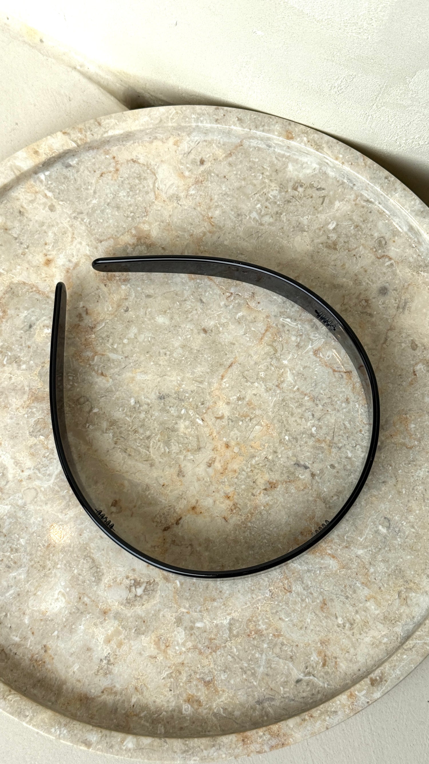 Lucy Resin Headband - Black - Billy J