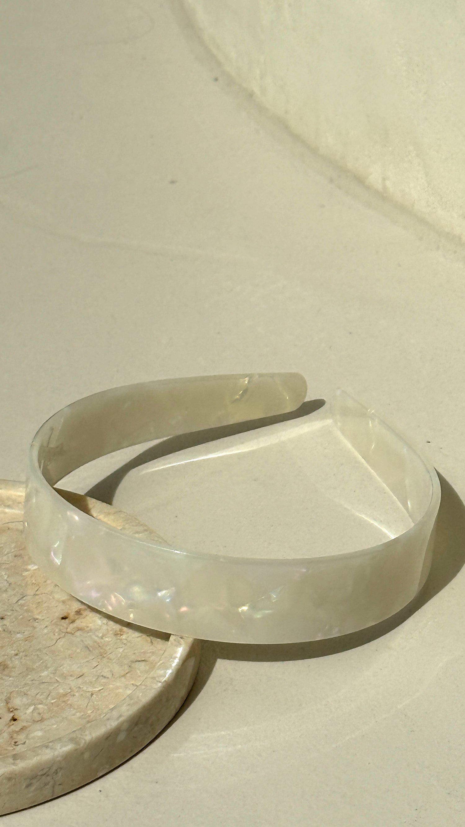 Lucy Resin Headband - Ivory - Billy J