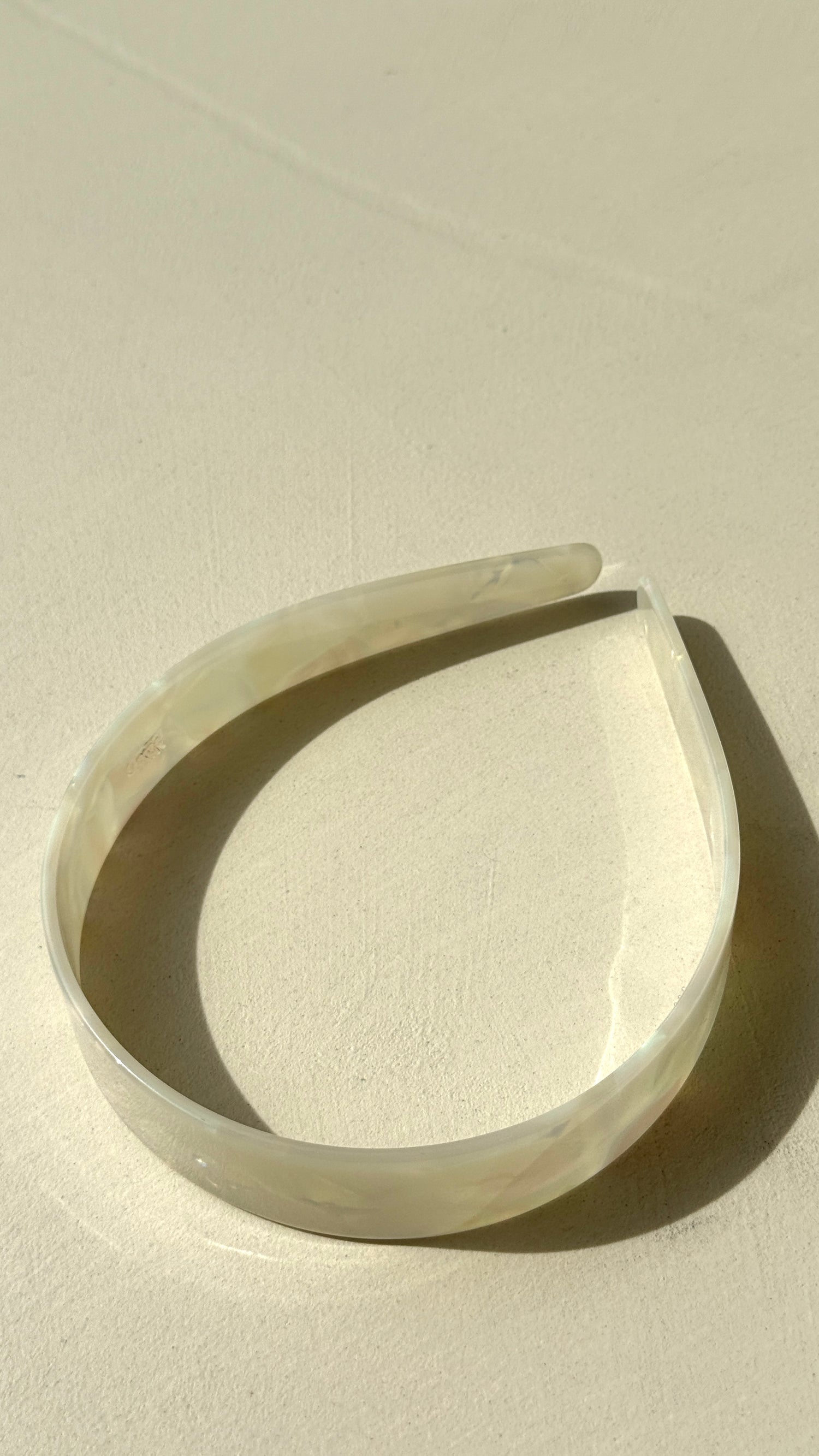 Lucy Resin Headband - Ivory - Billy J