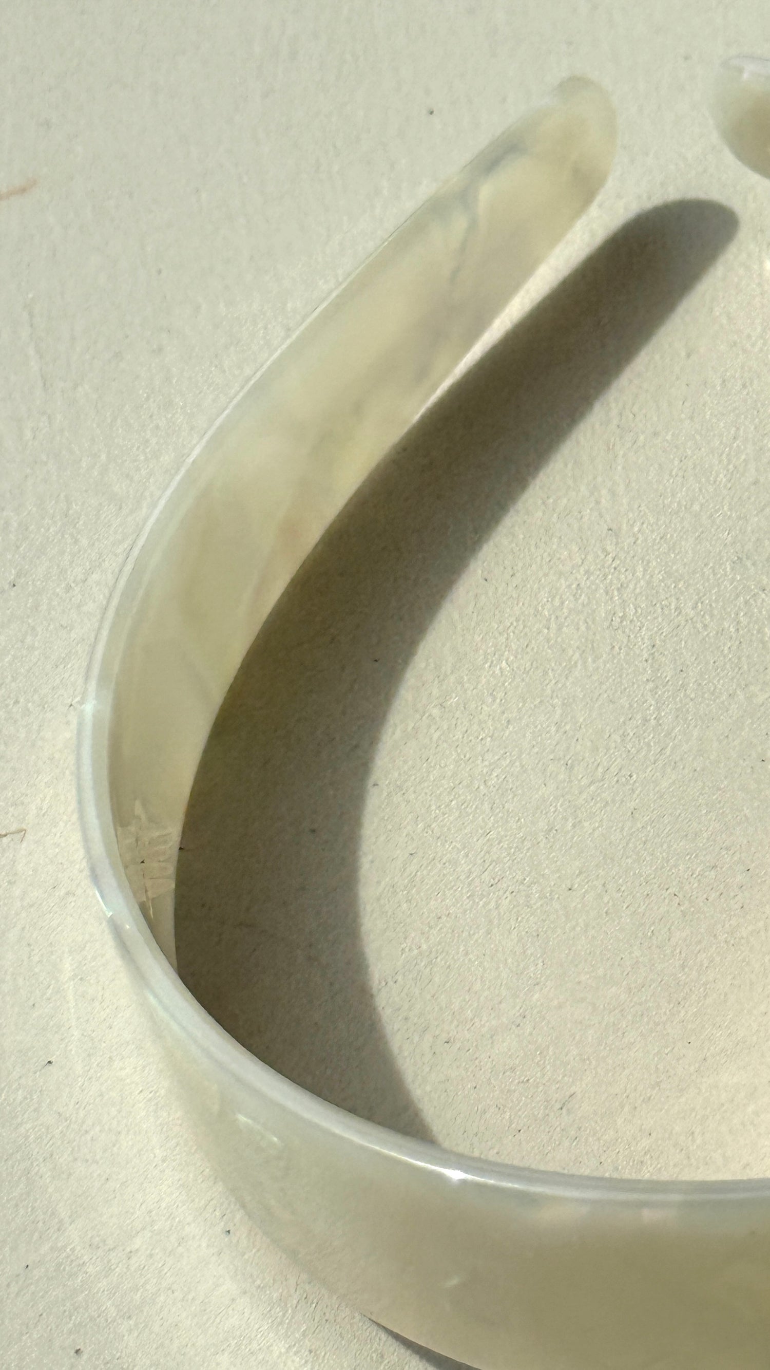 Lucy Resin Headband - Ivory - Billy J