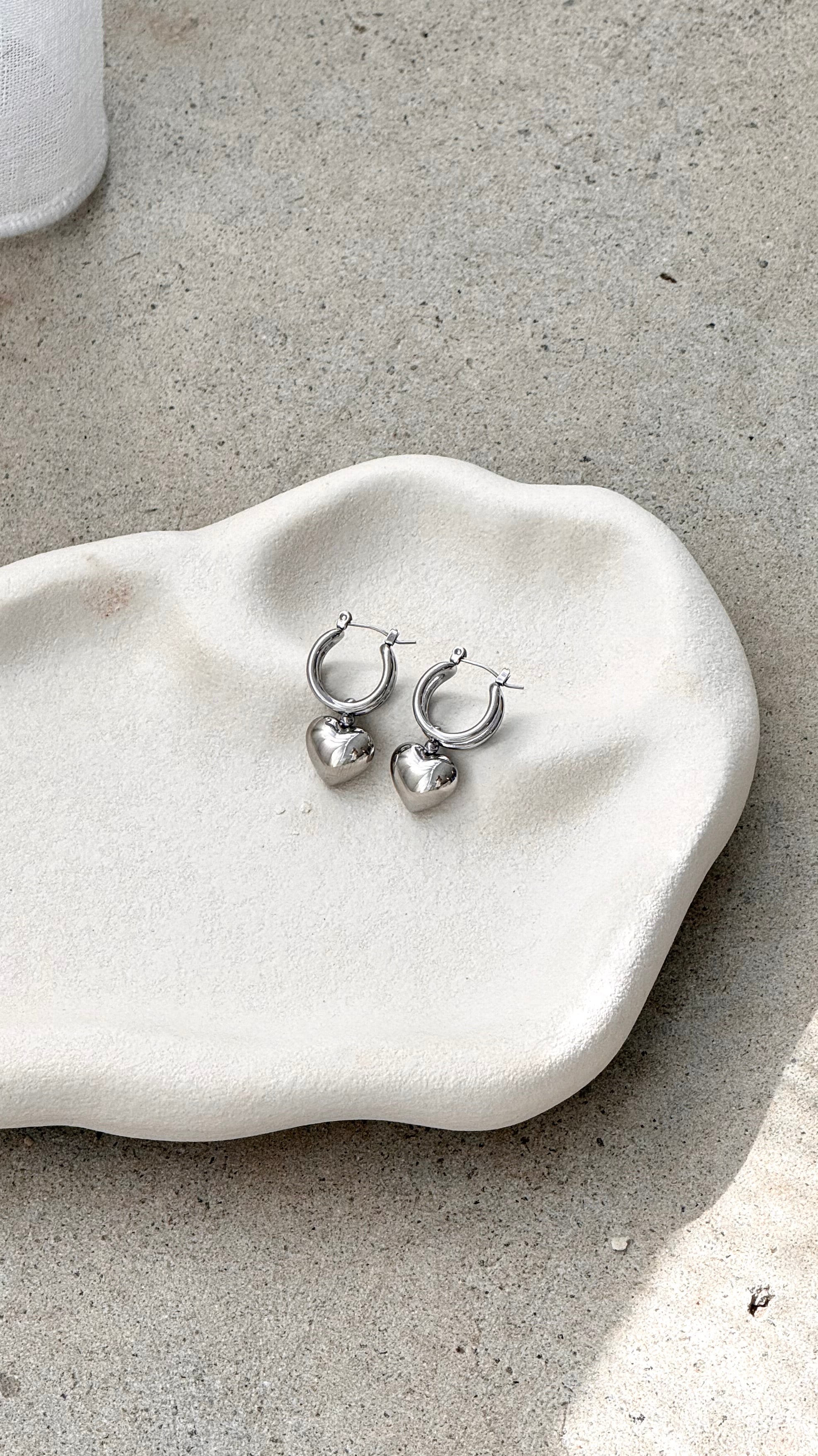 Varick Heart Earrings - Silver - Billy J