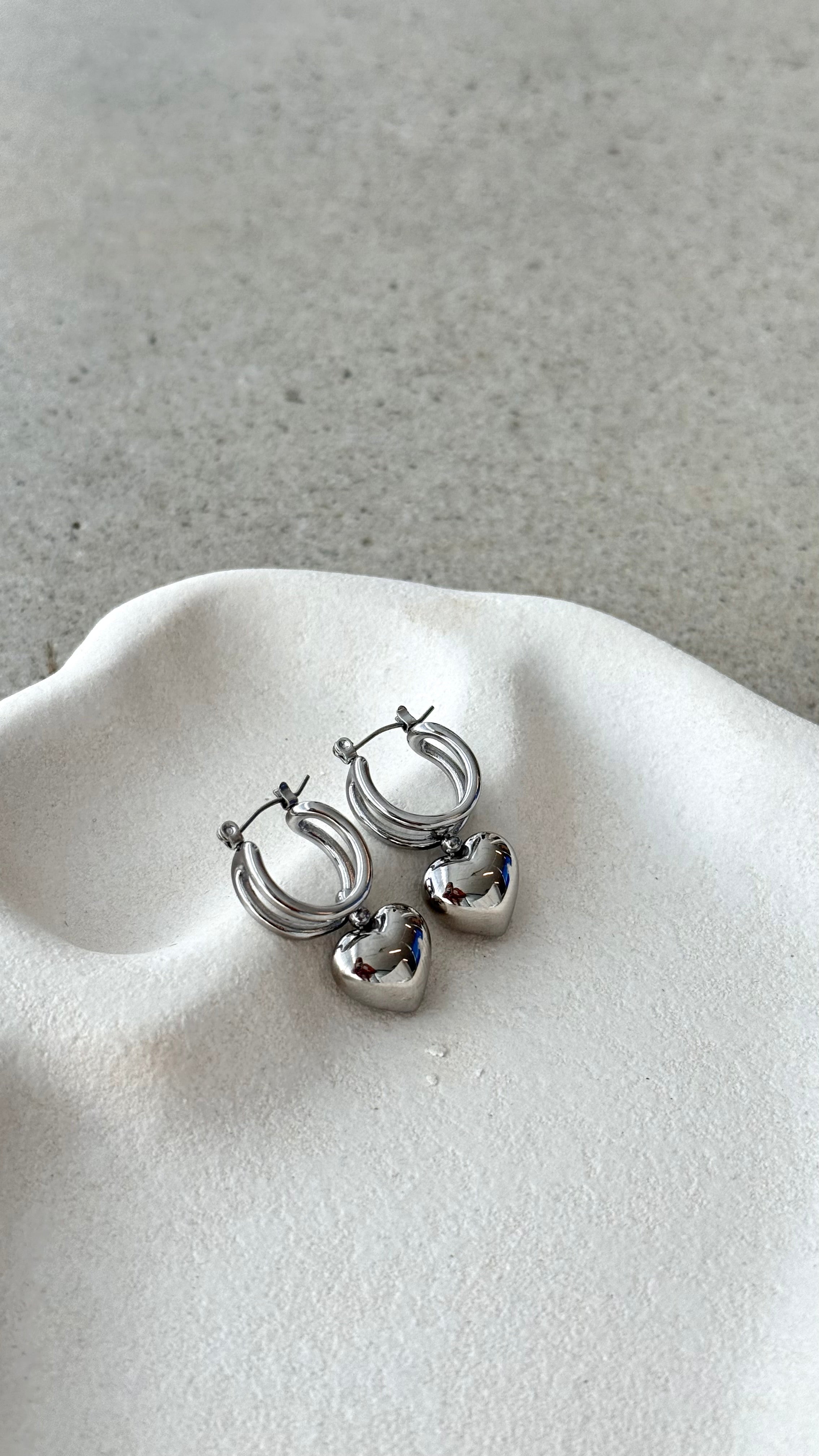Varick Heart Earrings - Silver - Billy J