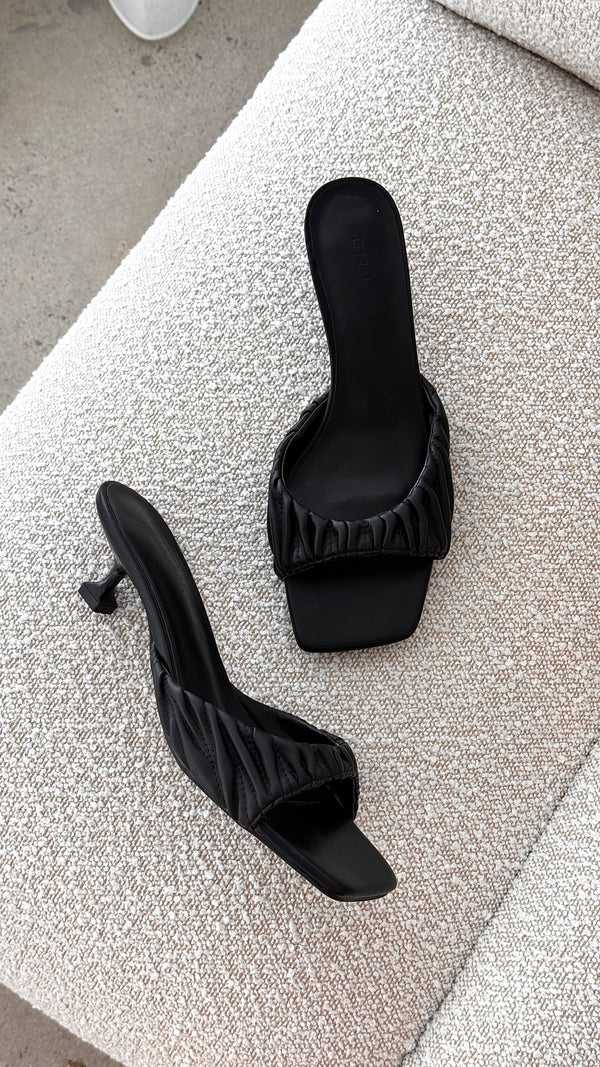 Pilar Heel - Black - Billy J