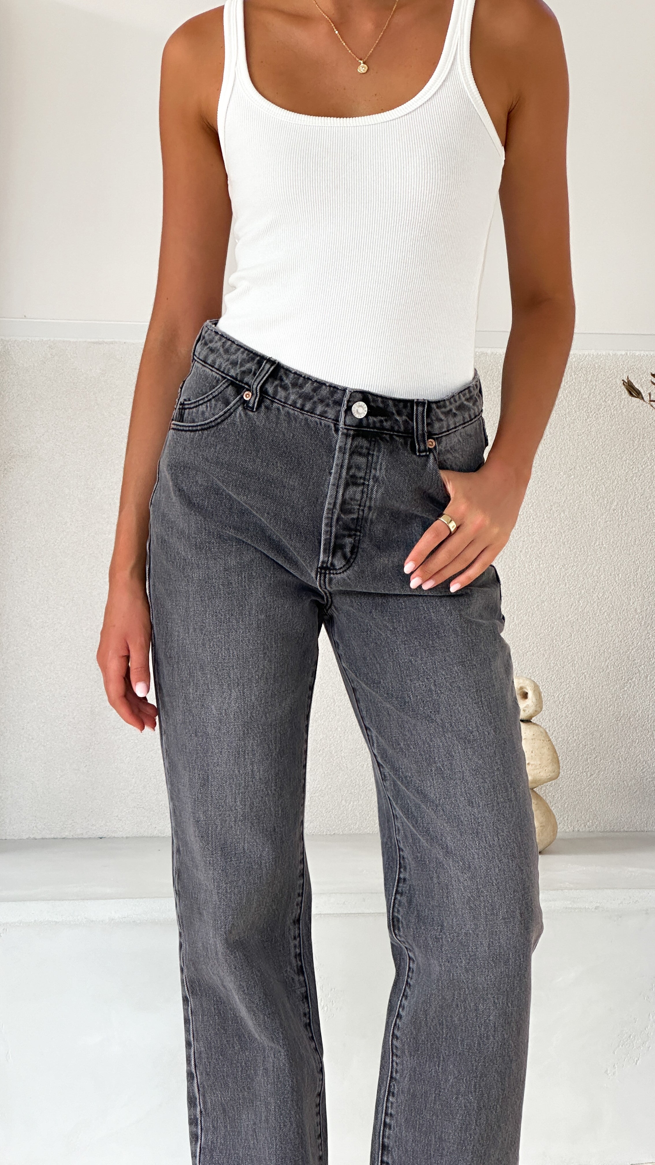 Rollas 90s Relaxed Jean - Vintage Black / Worn Black - Billy J