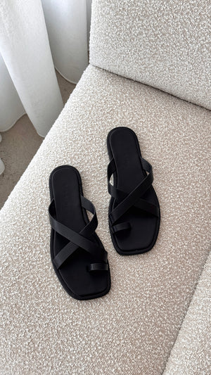 Ulianna Slide - Black - Billy J