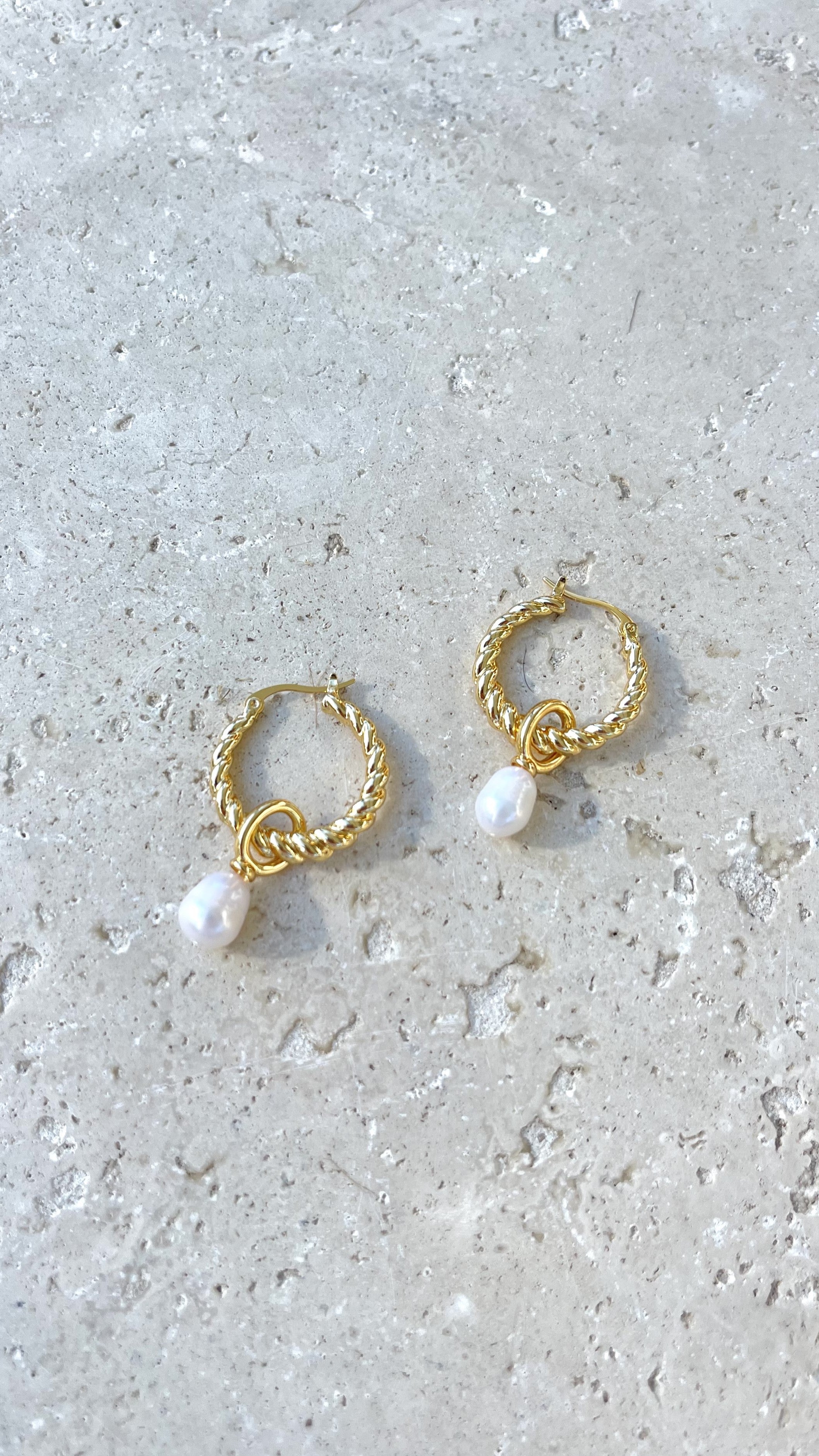 Twist Pearl Drop Earrings - Gold/Pearl – Billy J