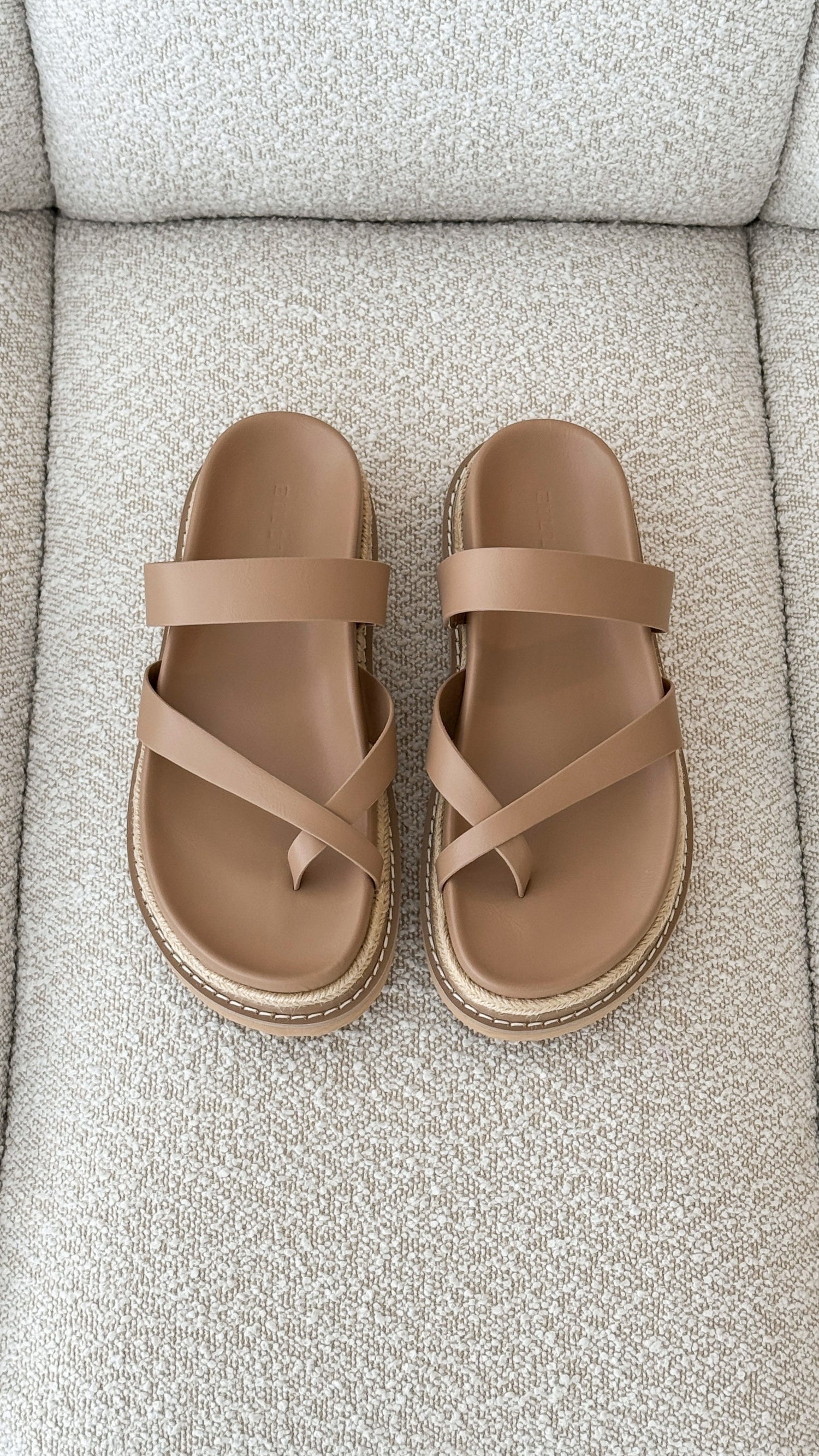 Amia Slide - Light Cashew - Billy J