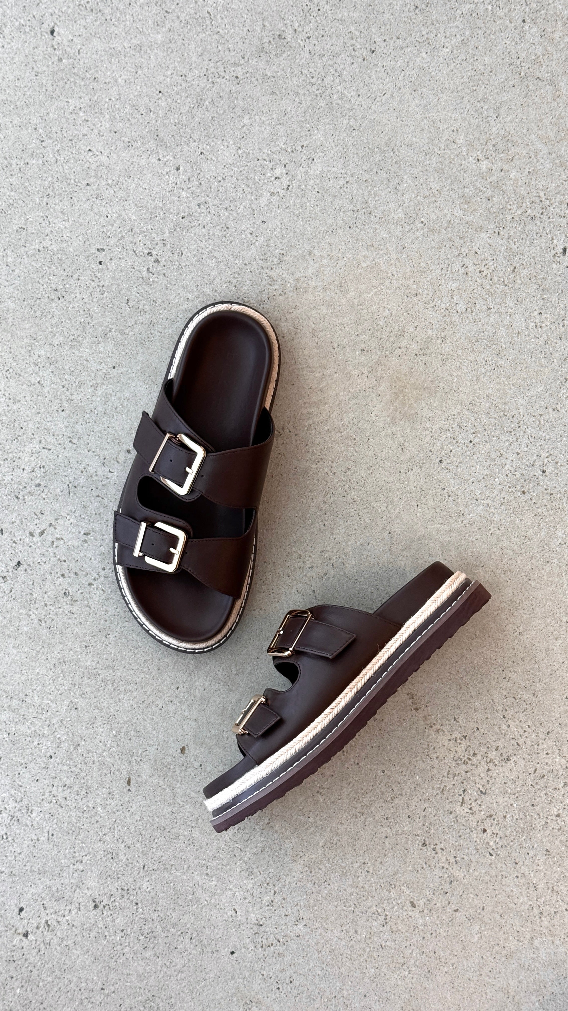 Alder Slide - Black - Billy J