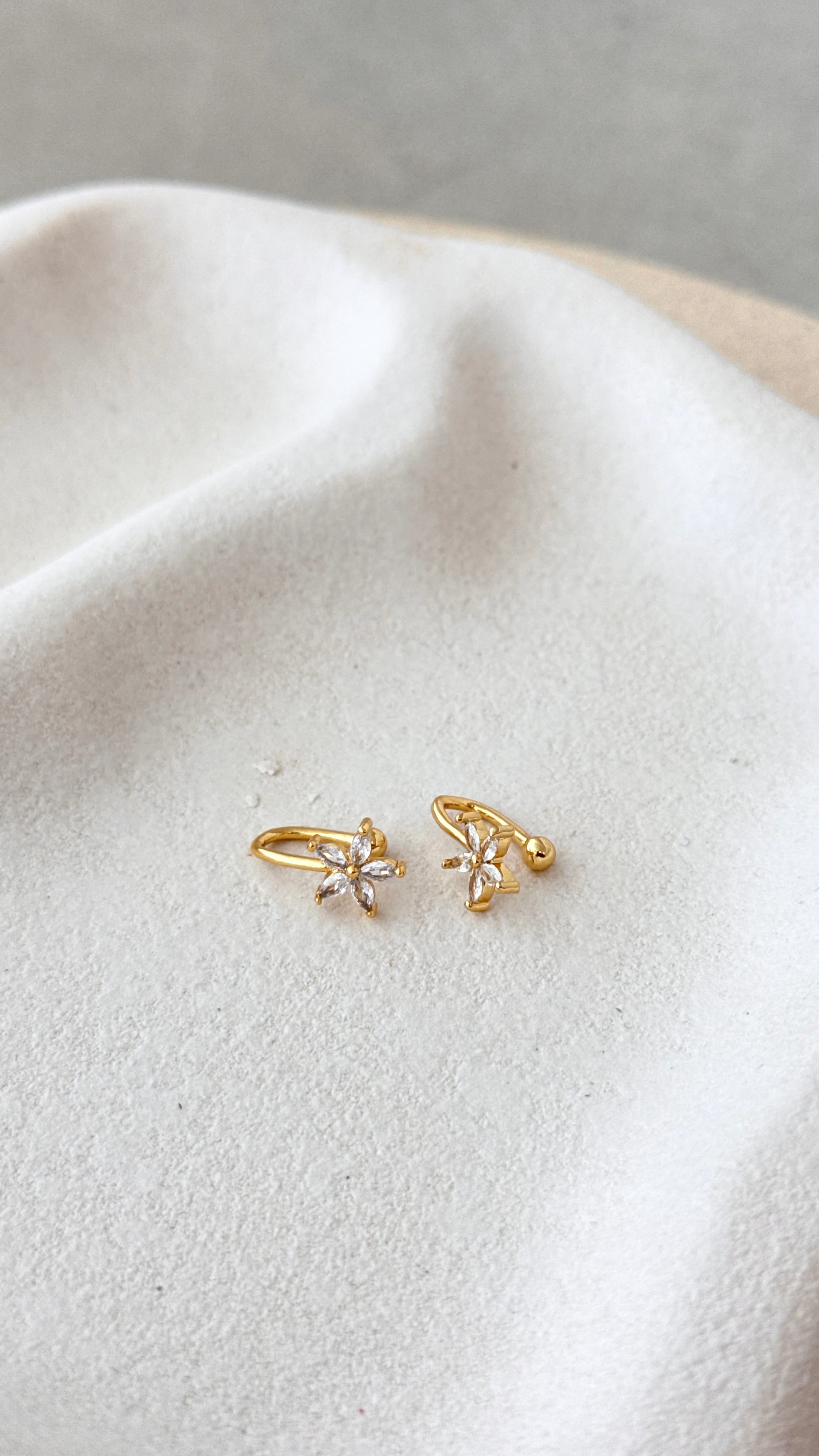 Yiota Ear Cuff Earrings - Gold - Billy J