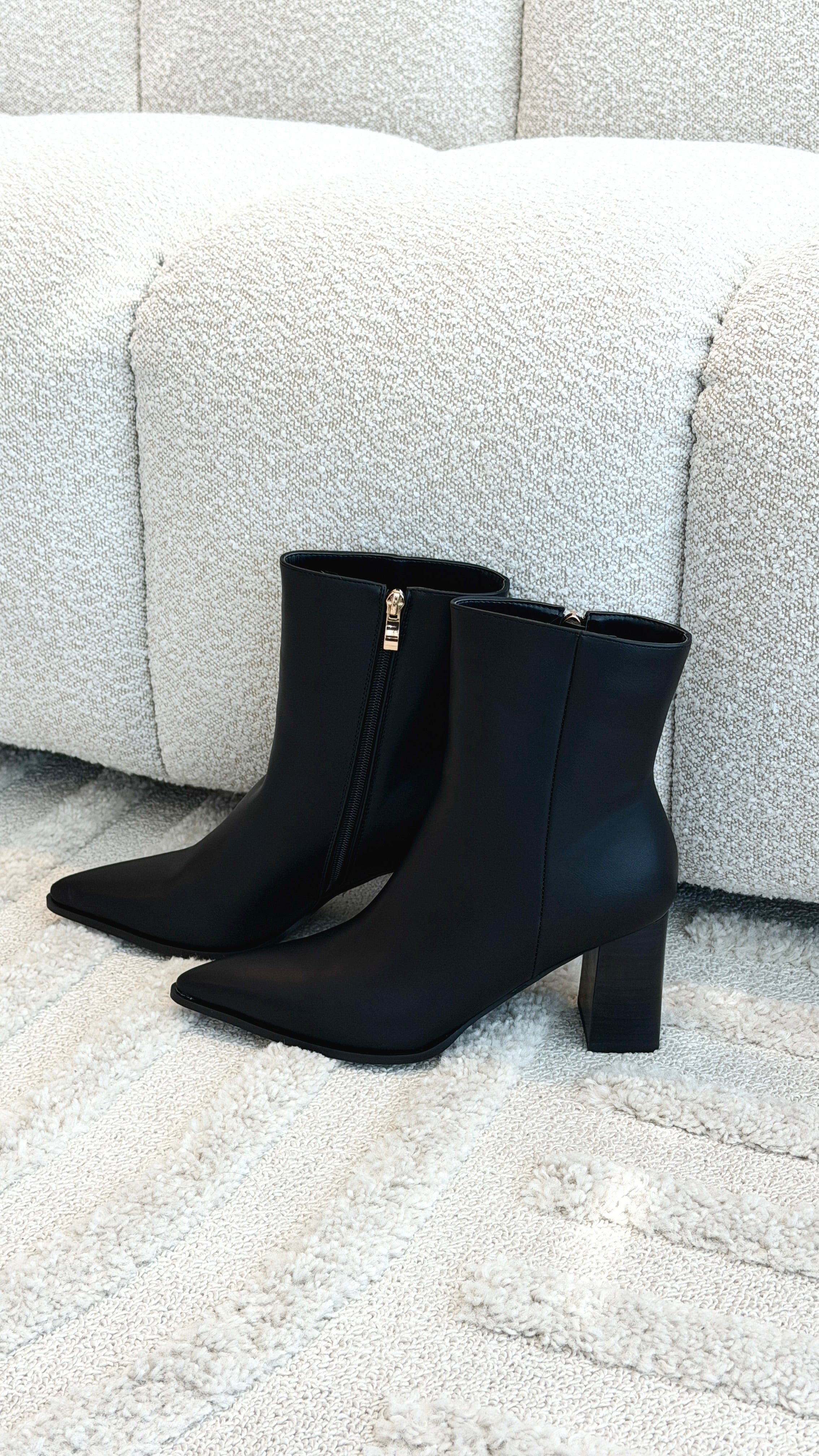 Xavion Boots - Black