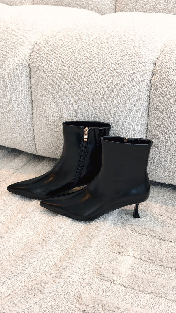 Carmella Boots - Black Shine - Billy J