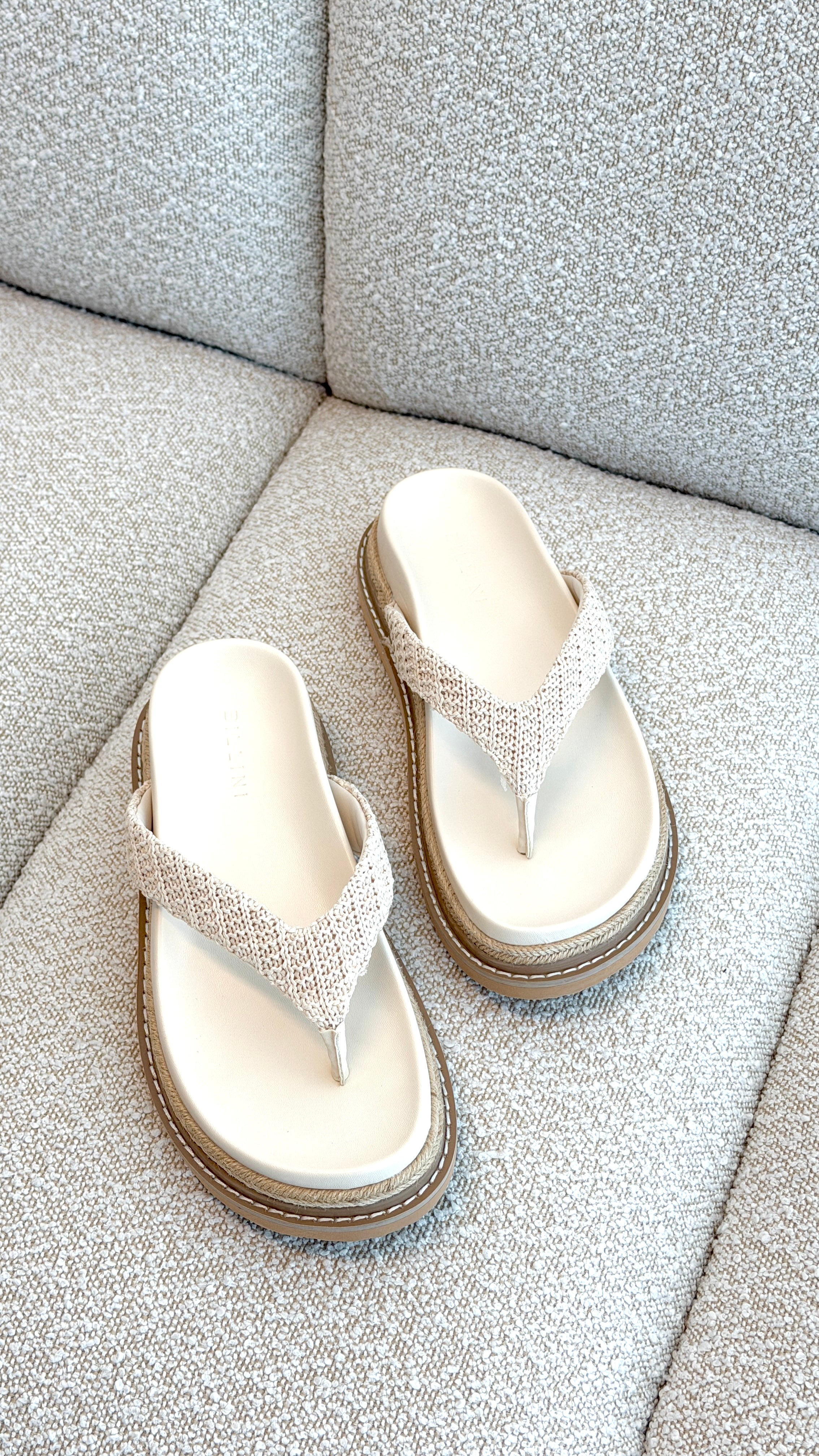 Arlette Slide - Cream Raffia