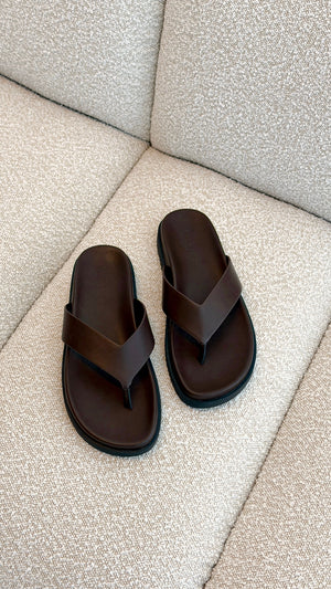 Aila Slide - Chocolate - Billy J