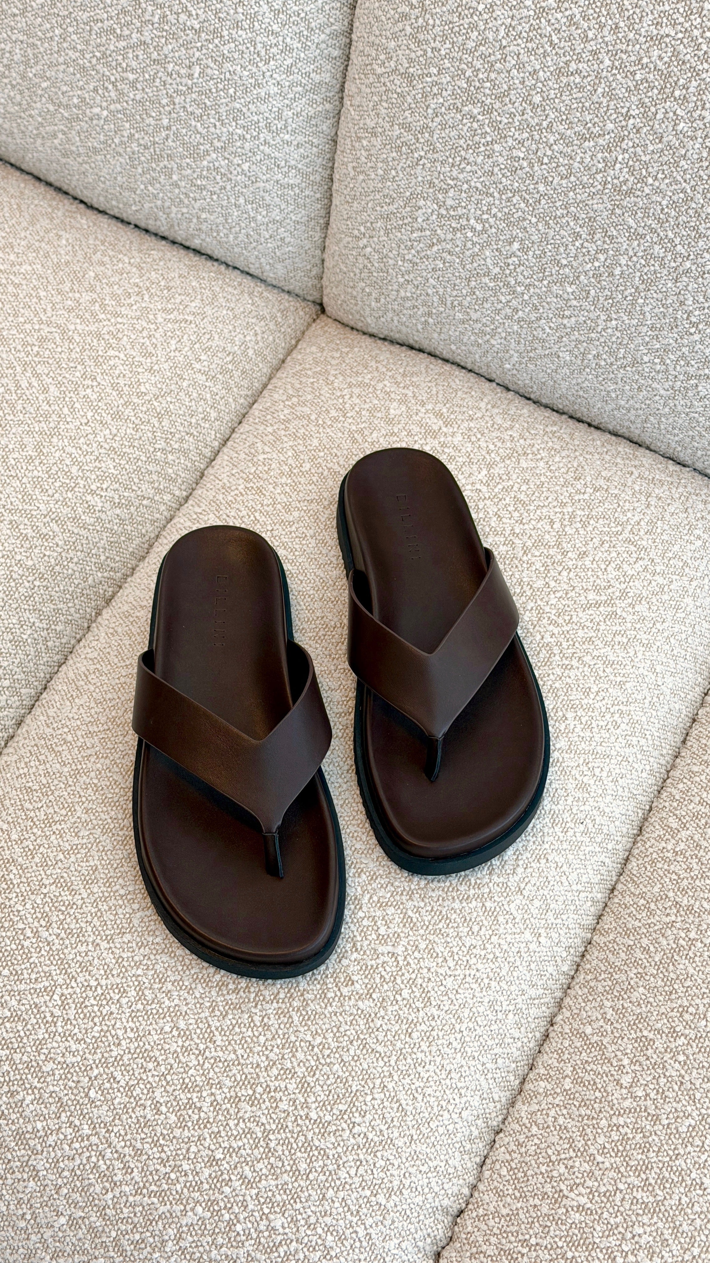 Aila Slide - Chocolate - Billy J