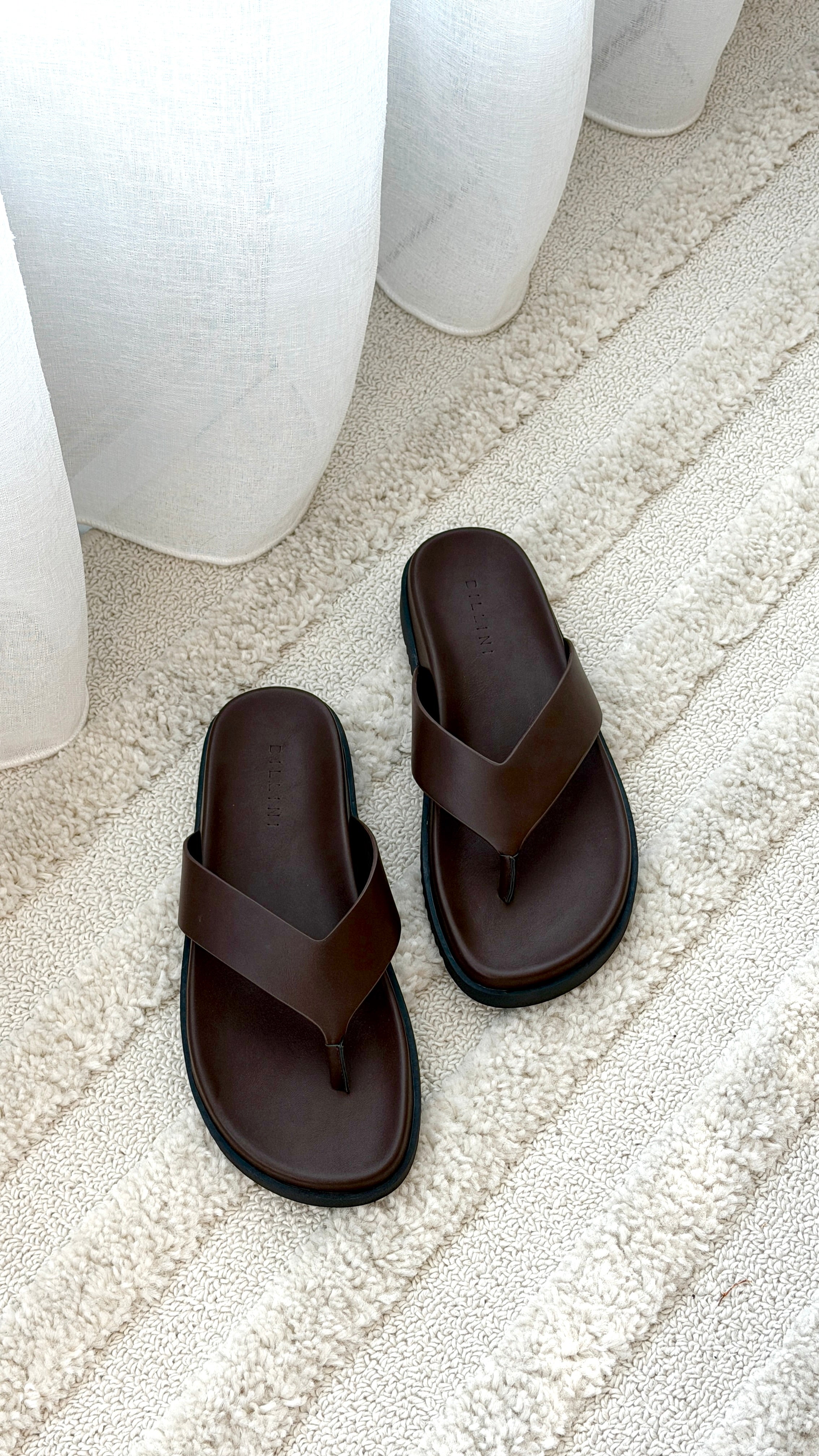 Aila Slide - Chocolate - Billy J