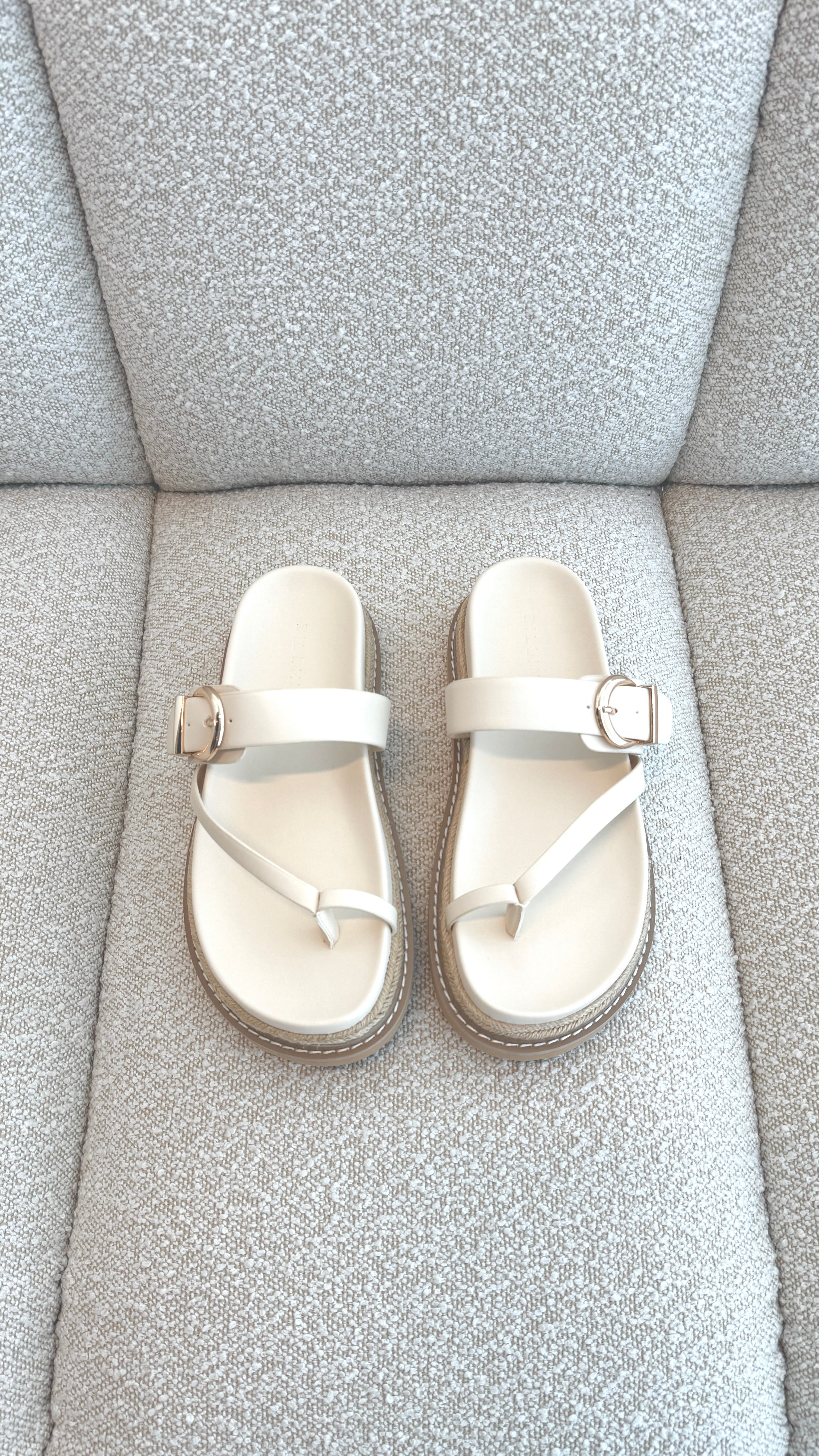 Ameera Slide - Bone