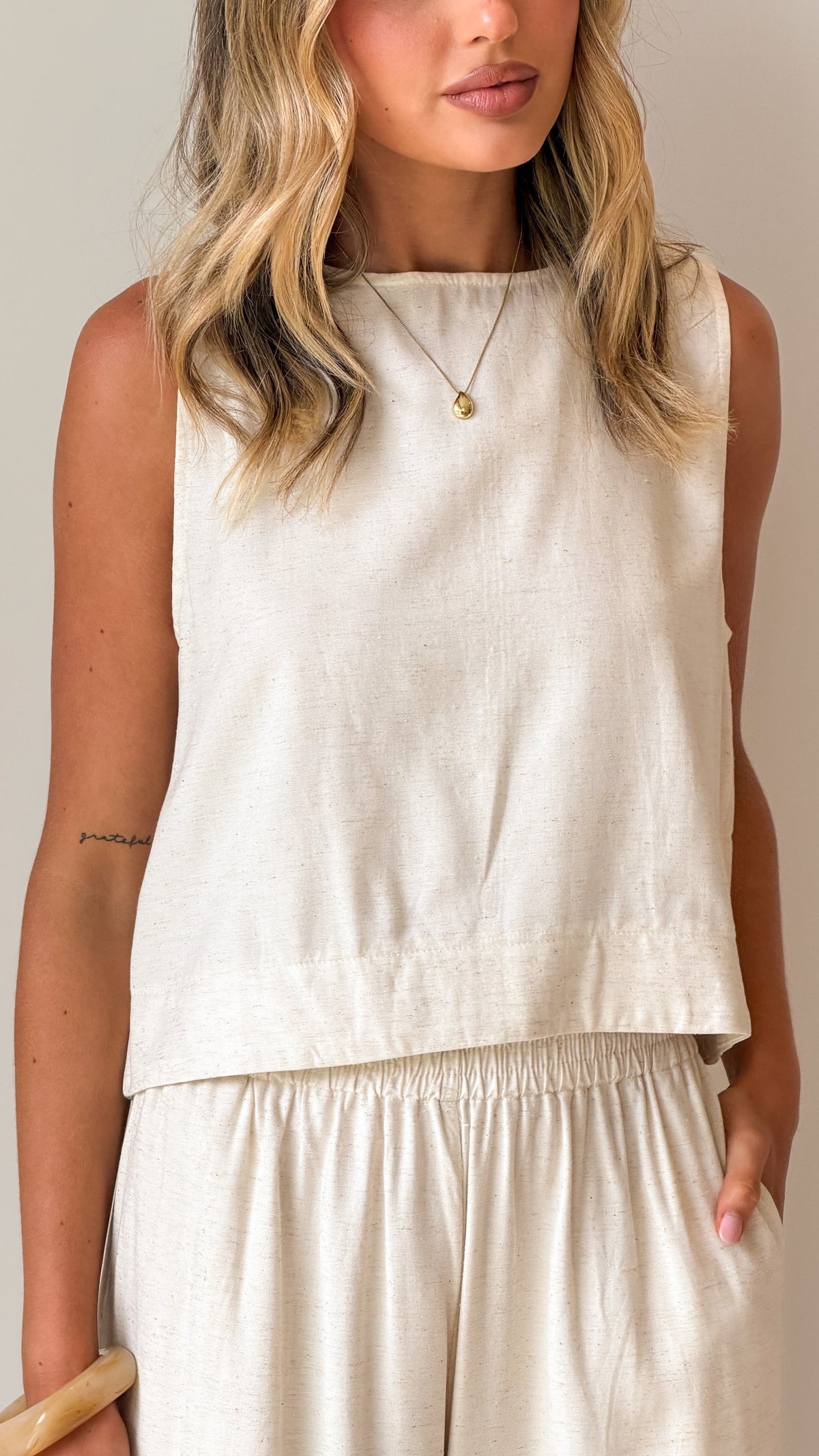 Nadie Crop Top - Beige - Billy J