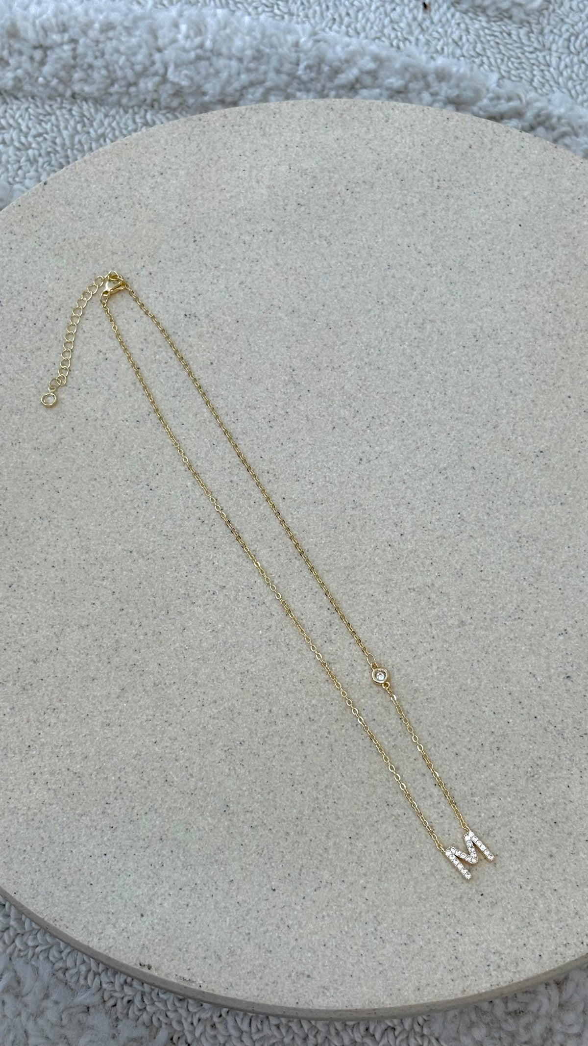 Ivy Initial Letter Necklace - M - Billy J