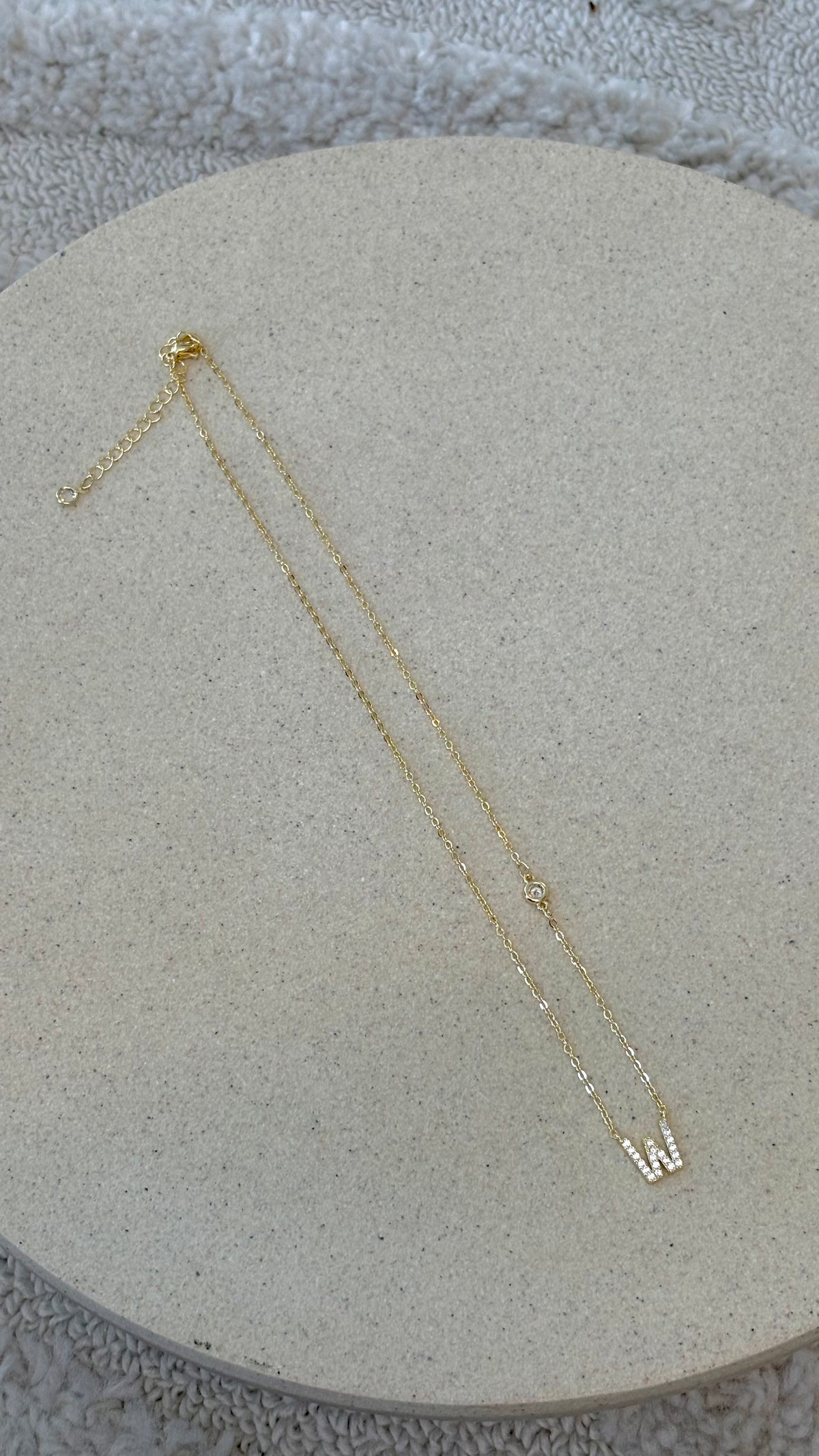 Ivy Initial Letter Necklace - W - Billy J