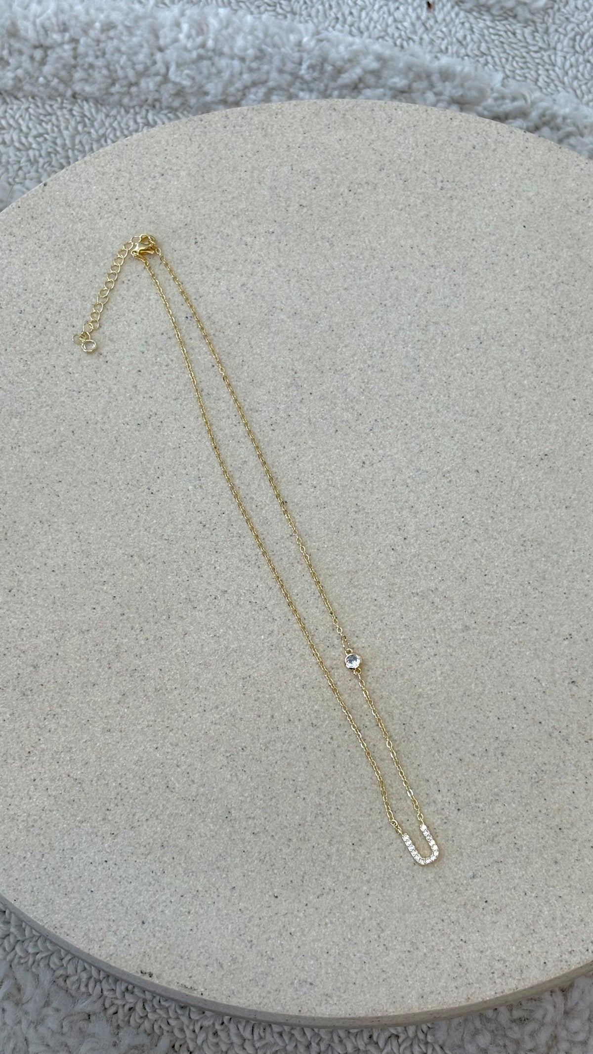 Ivy Initial Letter Necklace - U
